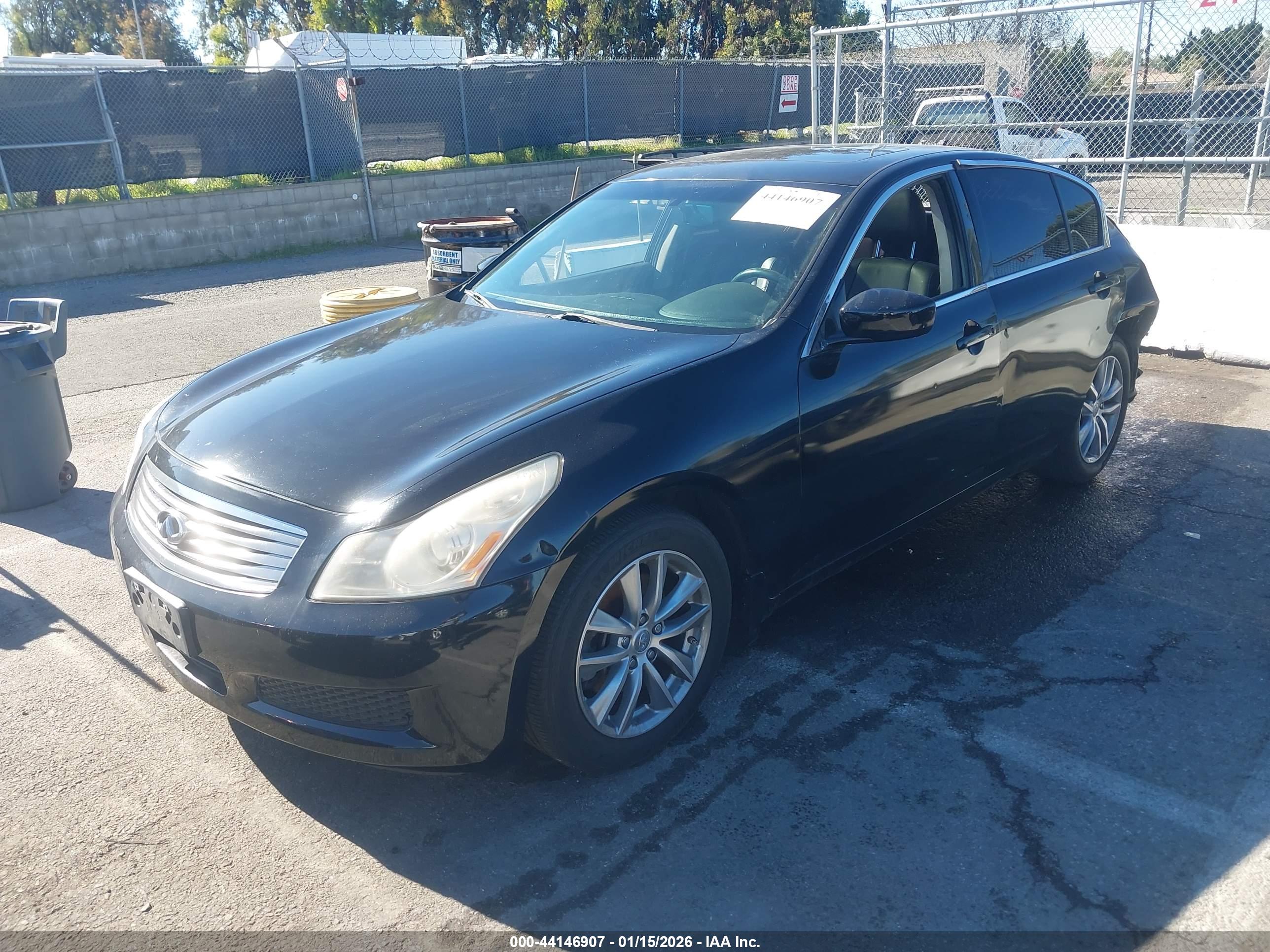 INFINITI G37 image 2