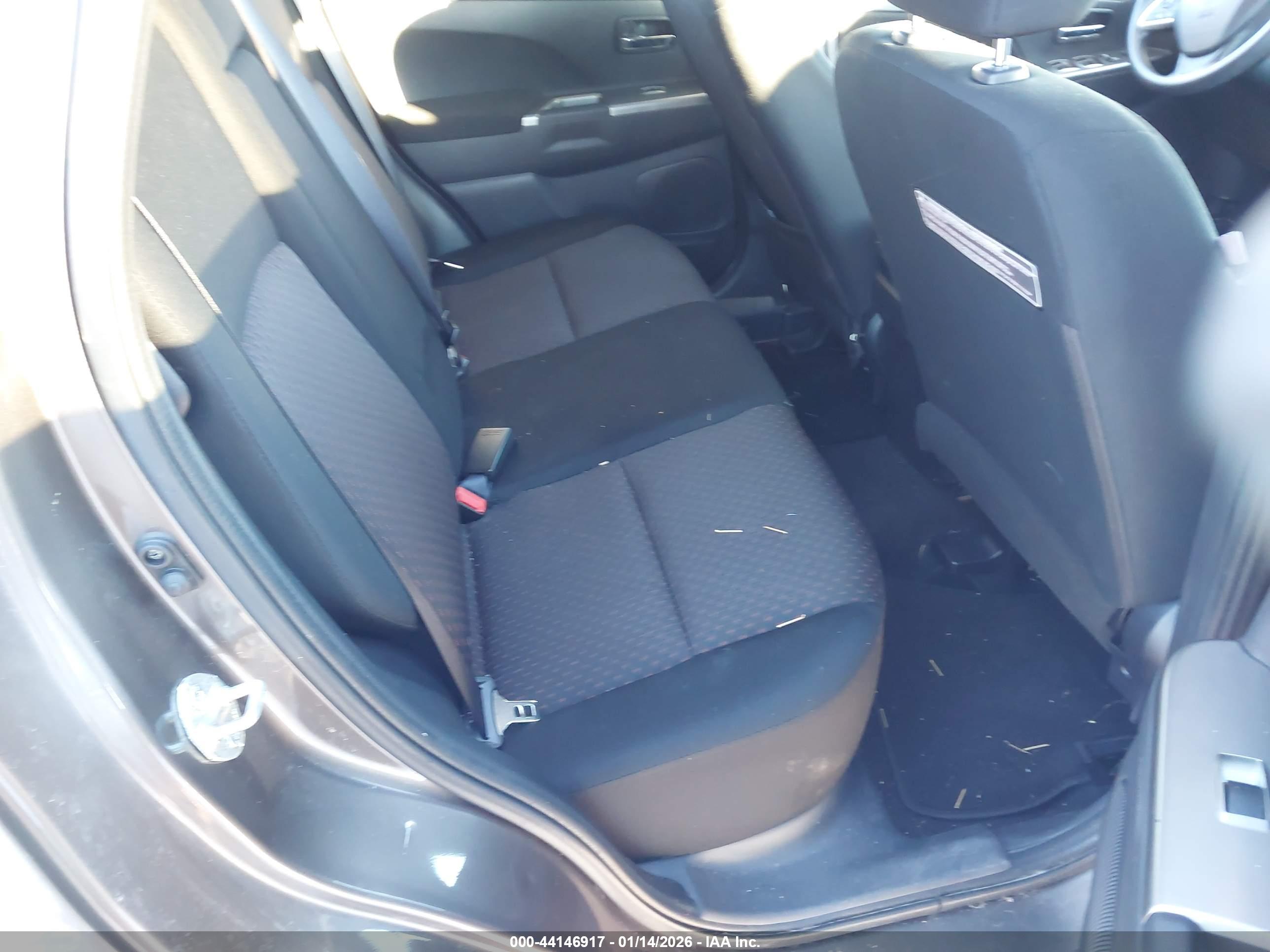 MITSUBISHI OUTLANDER image 8