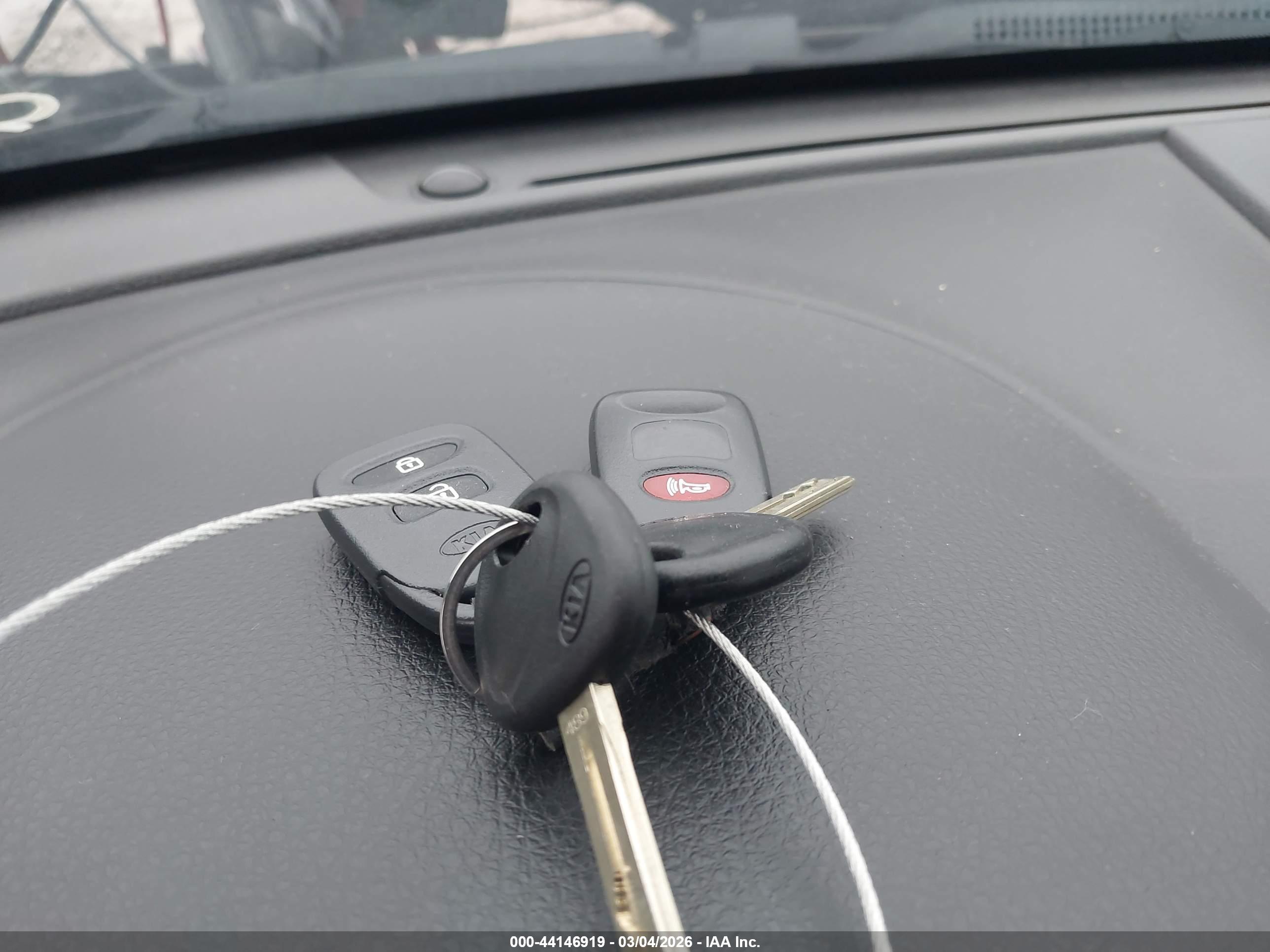 KIA SORENTO image 11