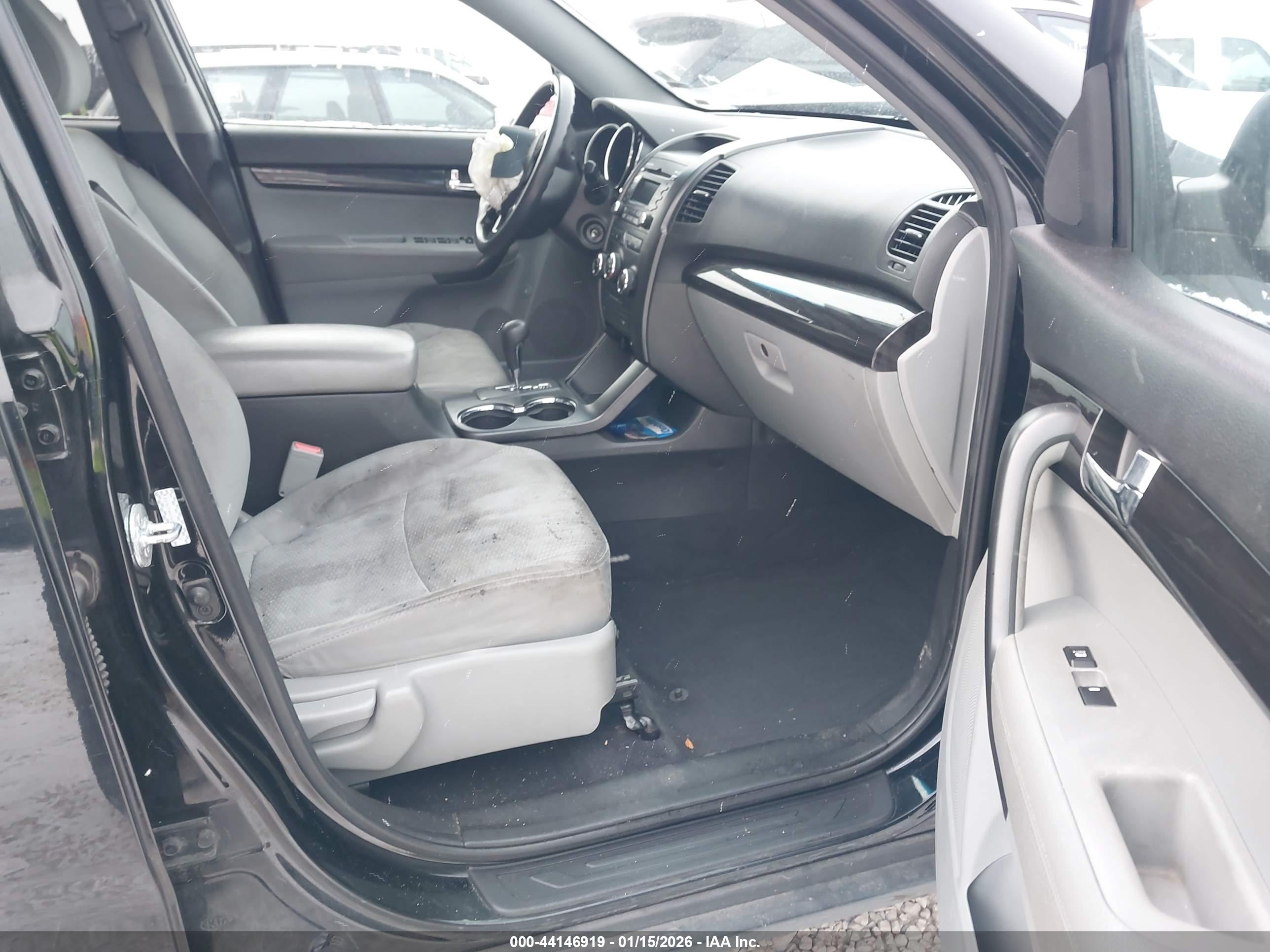KIA SORENTO image 5