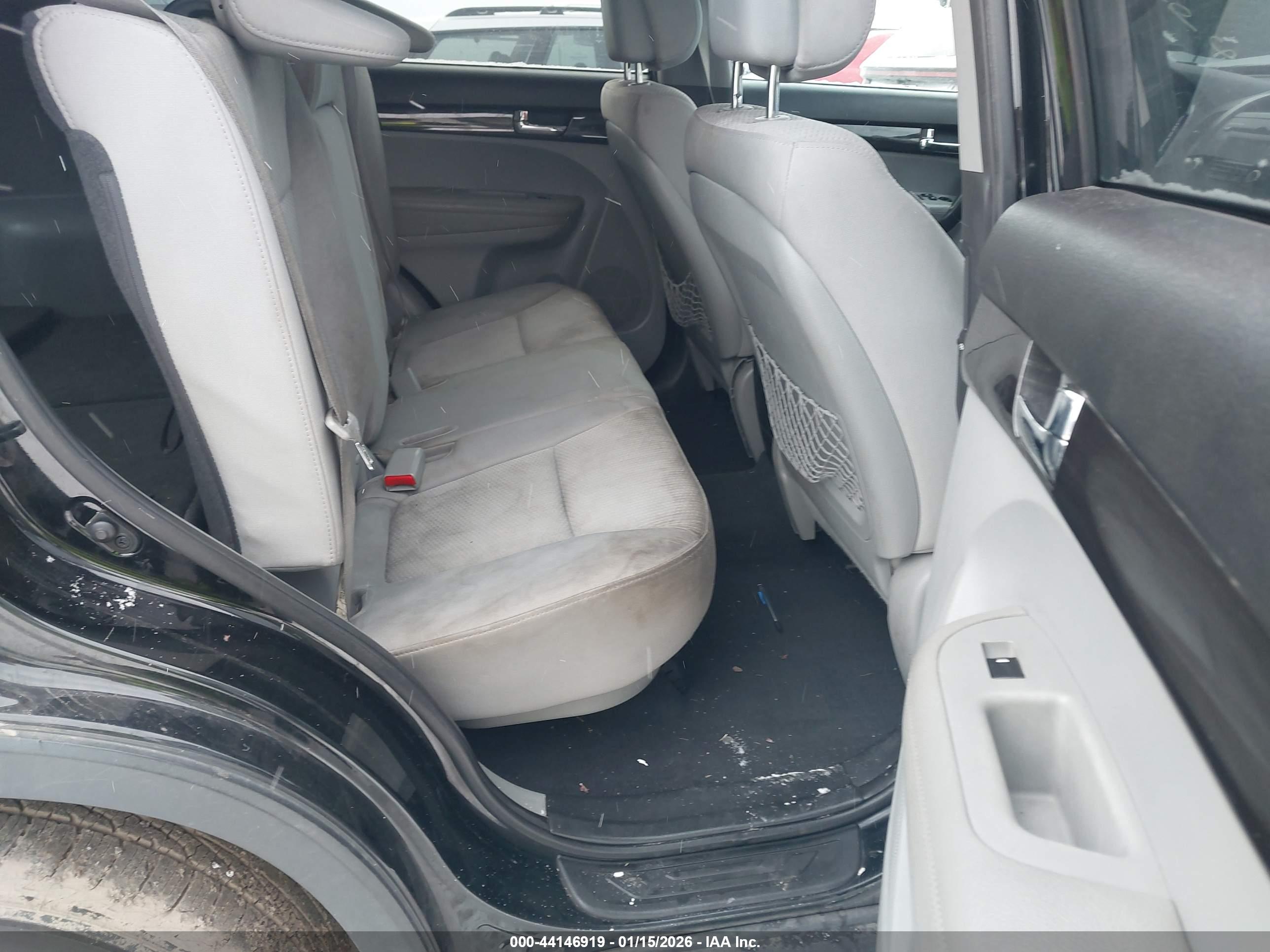 KIA SORENTO image 8