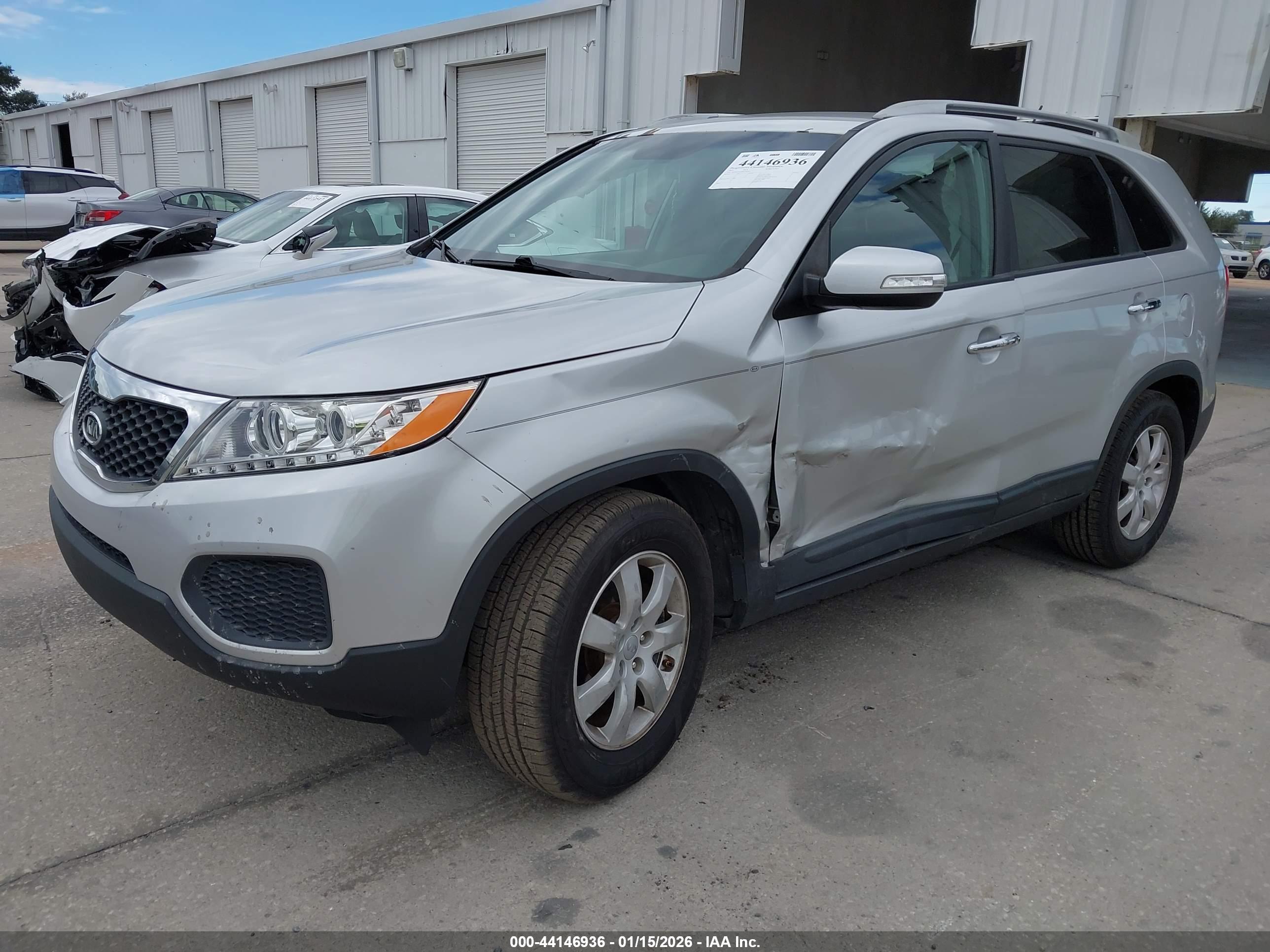 KIA SORENTO image 2