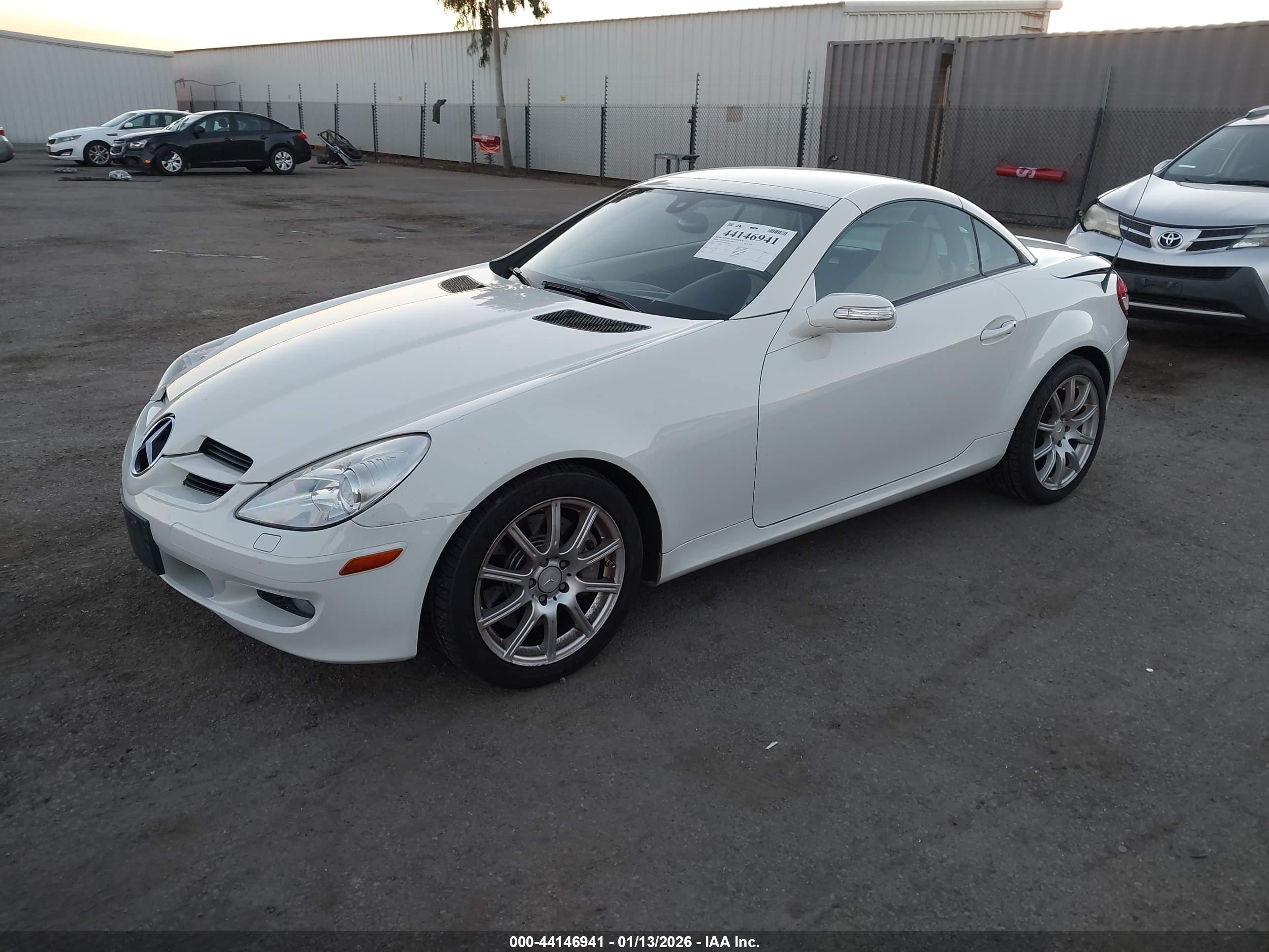 MERCEDES-BENZ SLK image 2