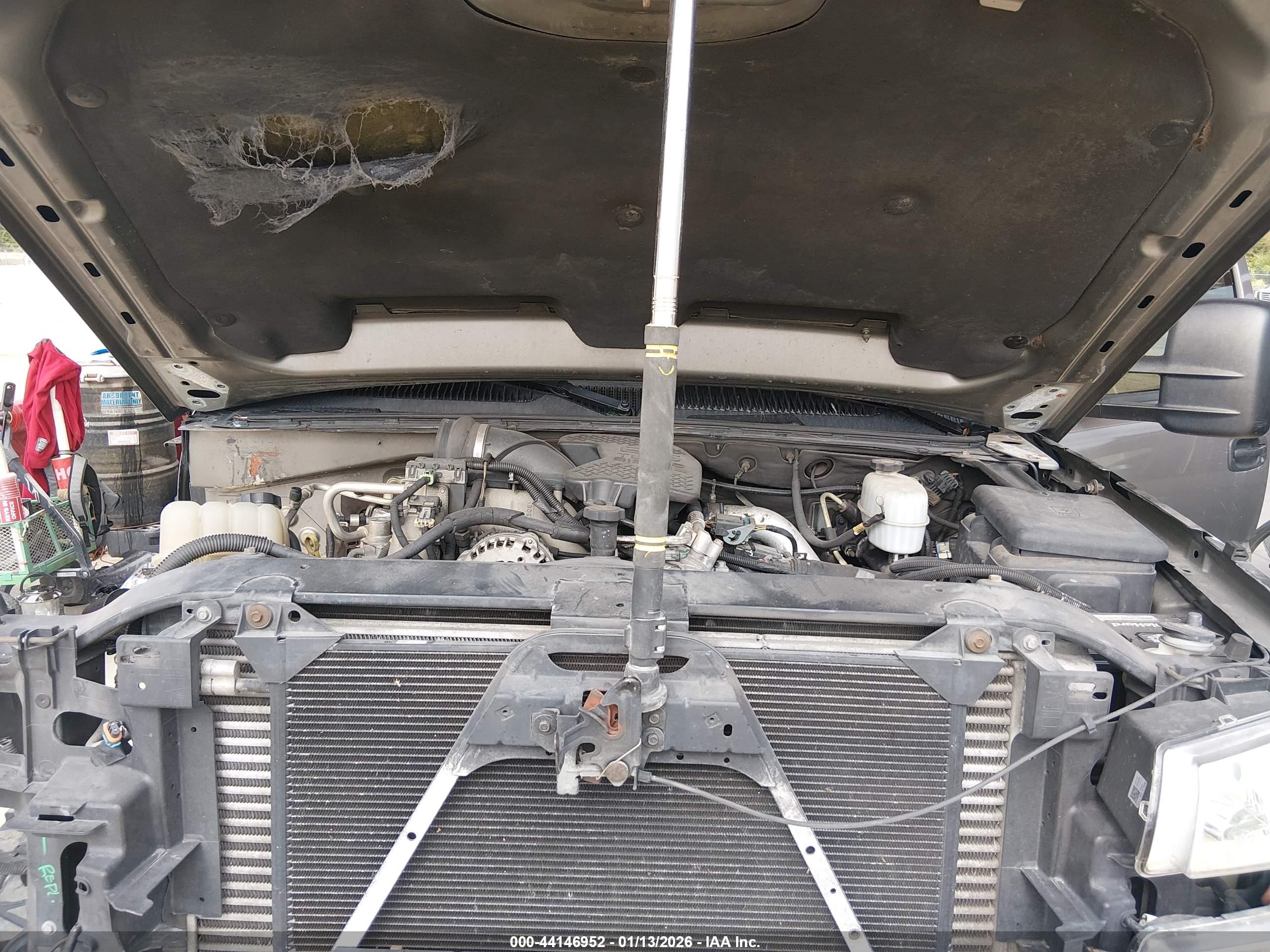 CHEVROLET SILVERADO image 10