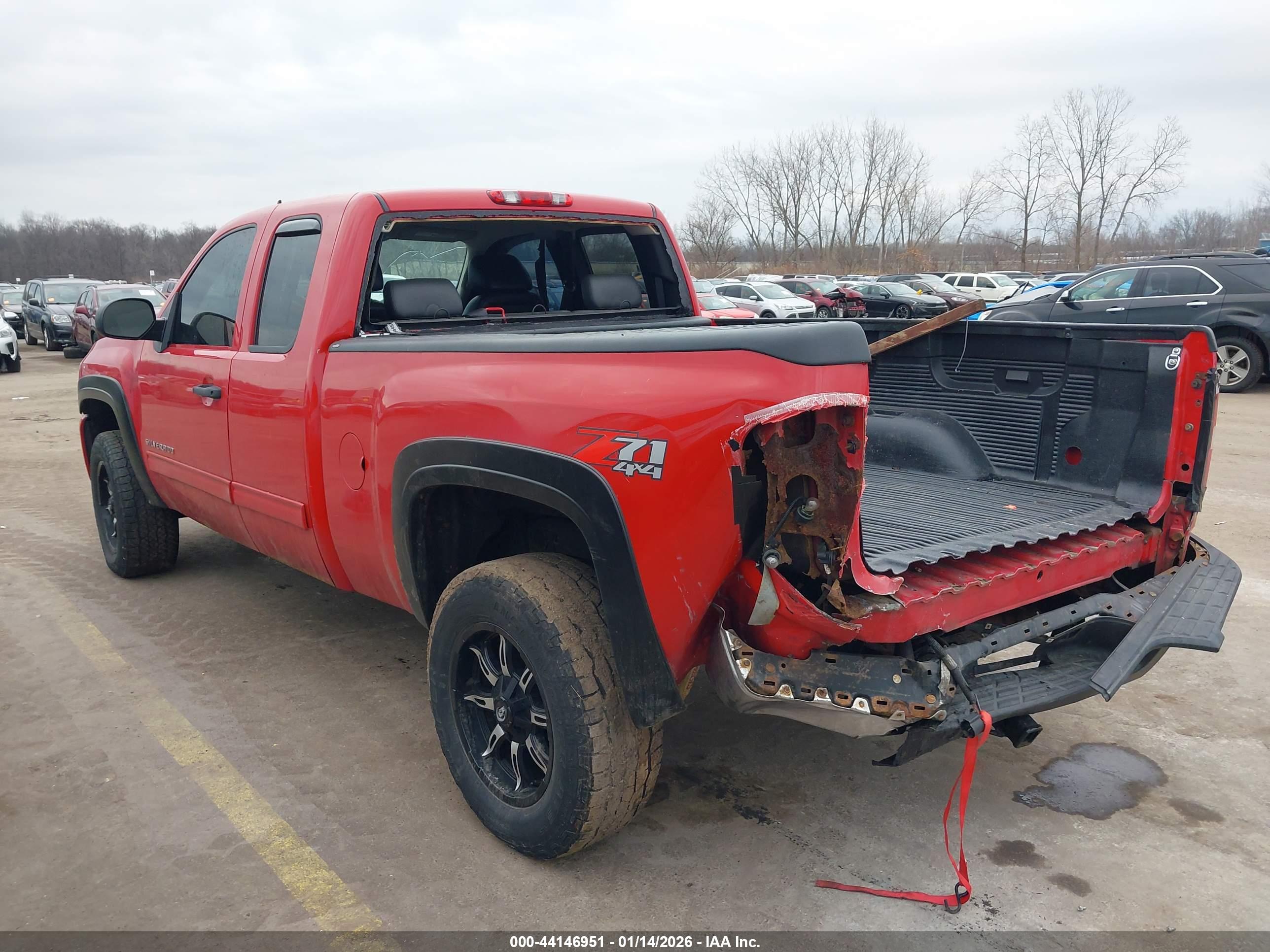 CHEVROLET SILVERADO image 3