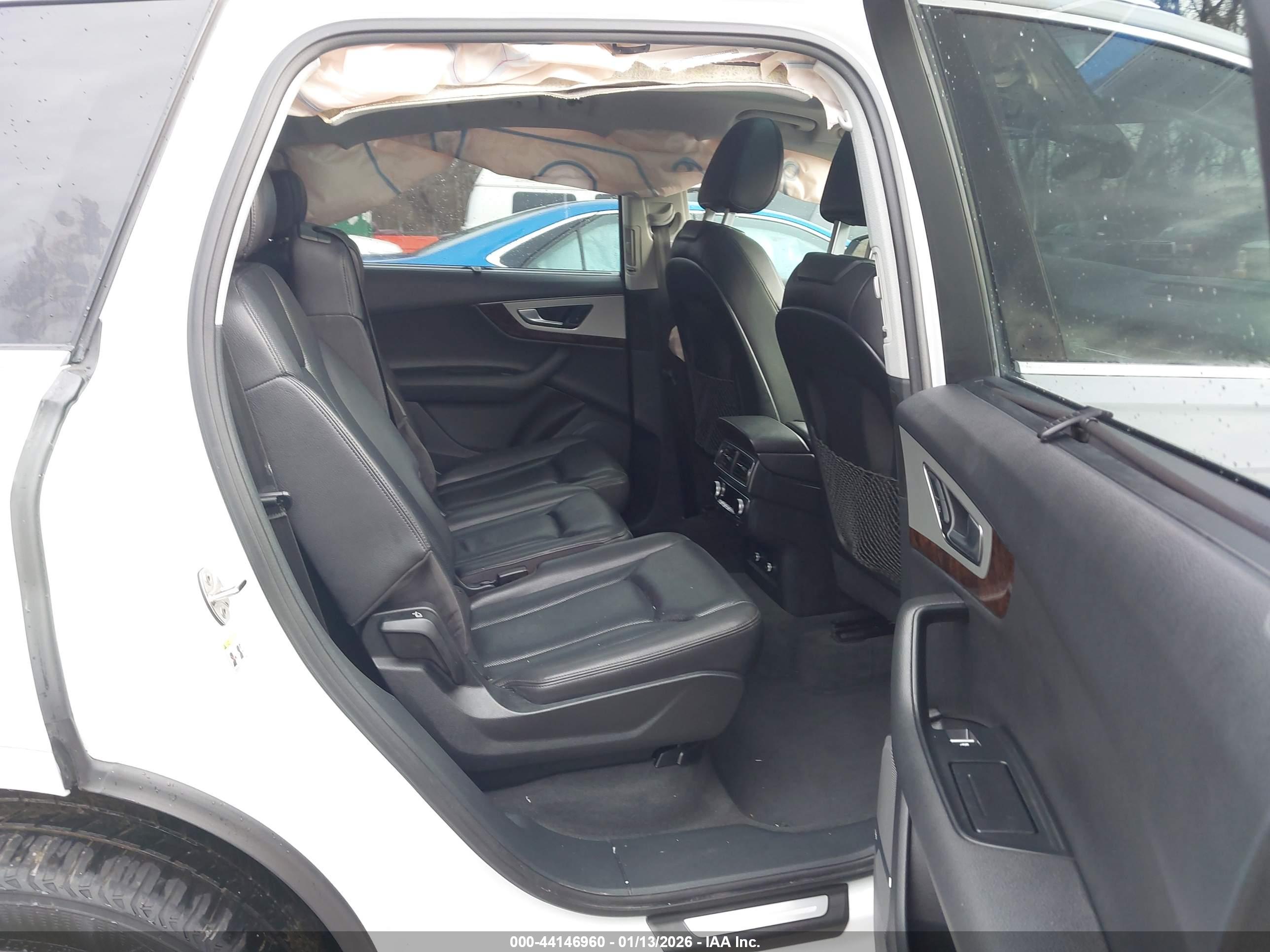 AUDI Q7 image 8