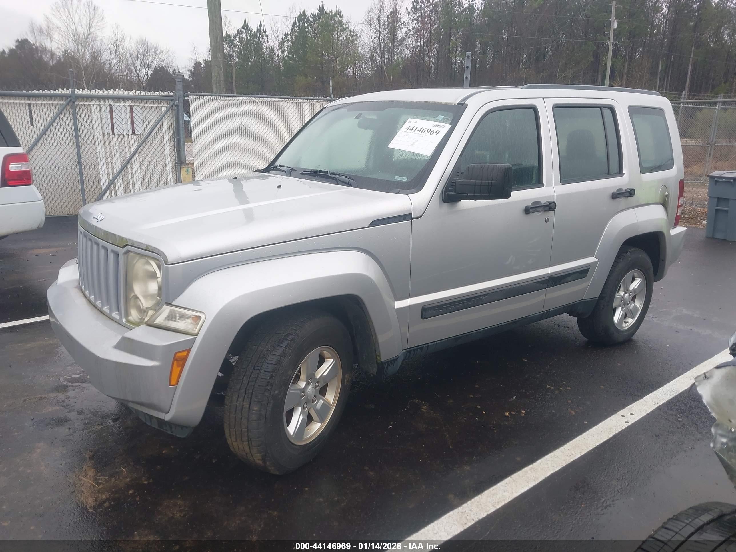 JEEP LIBERTY image 2