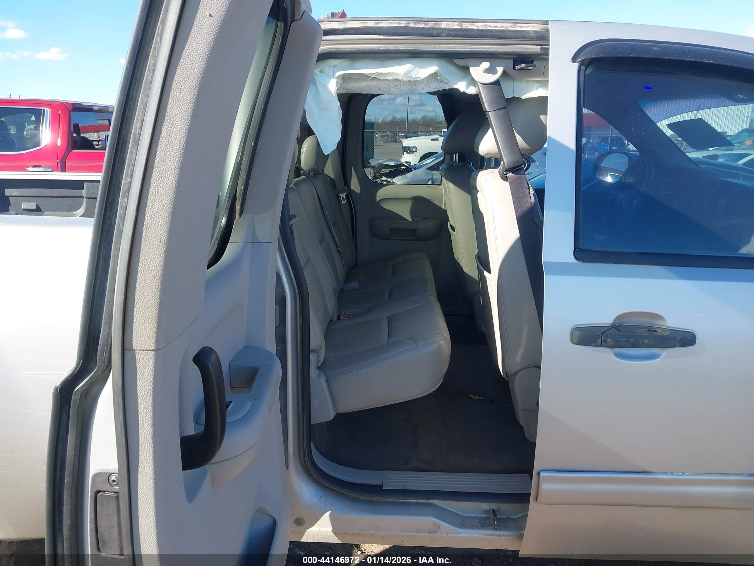 GMC SIERRA image 8