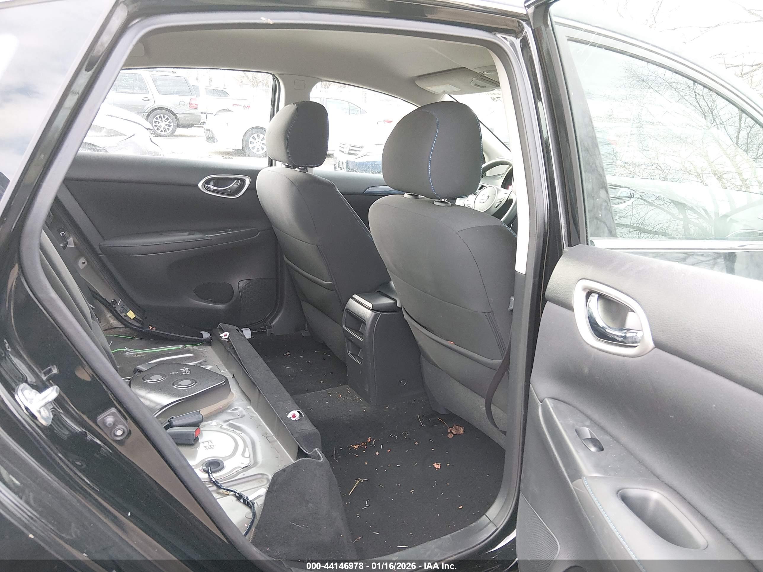 NISSAN SENTRA image 8