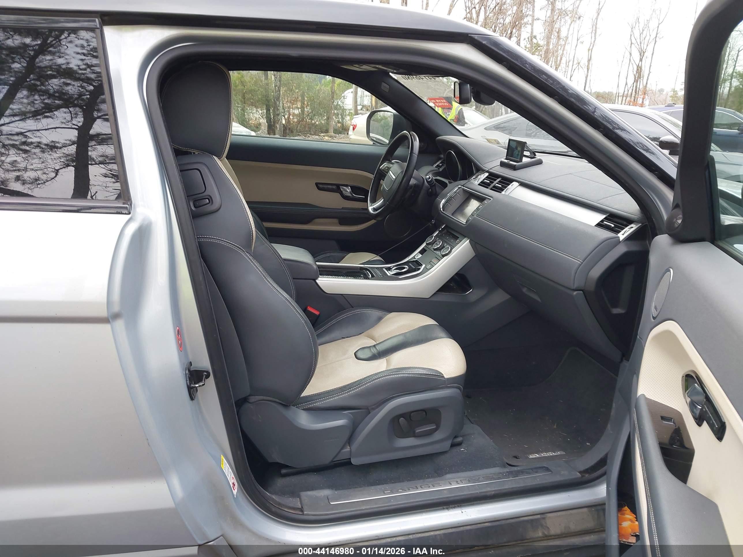 LAND ROVER image 5
