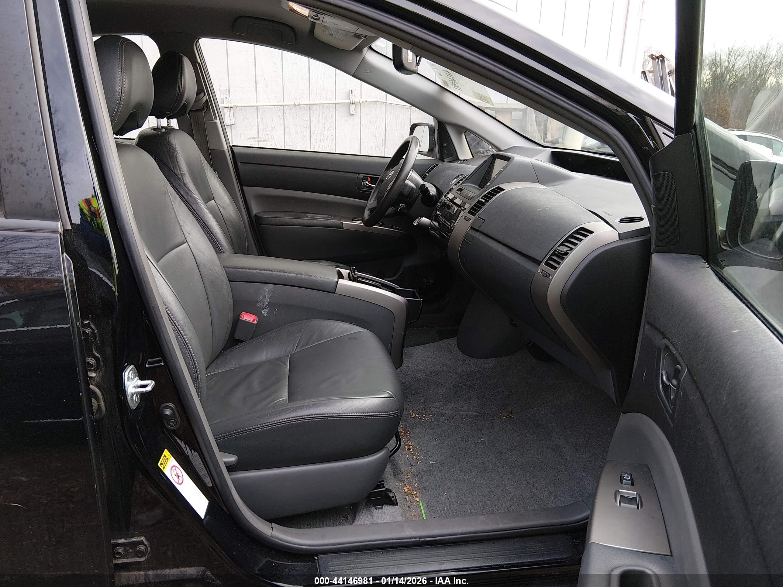TOYOTA PRIUS image 5