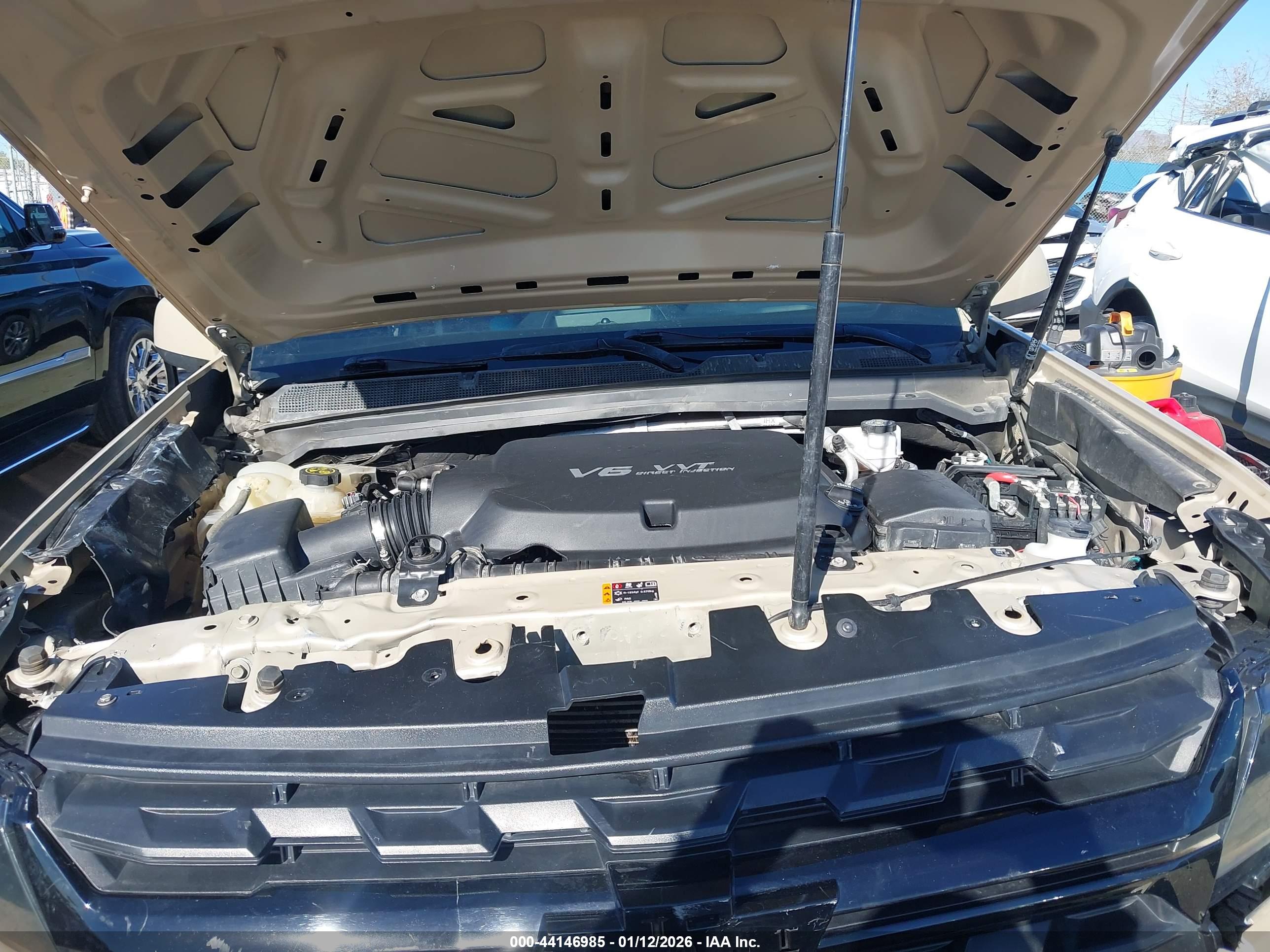 CHEVROLET COLORADO image 10