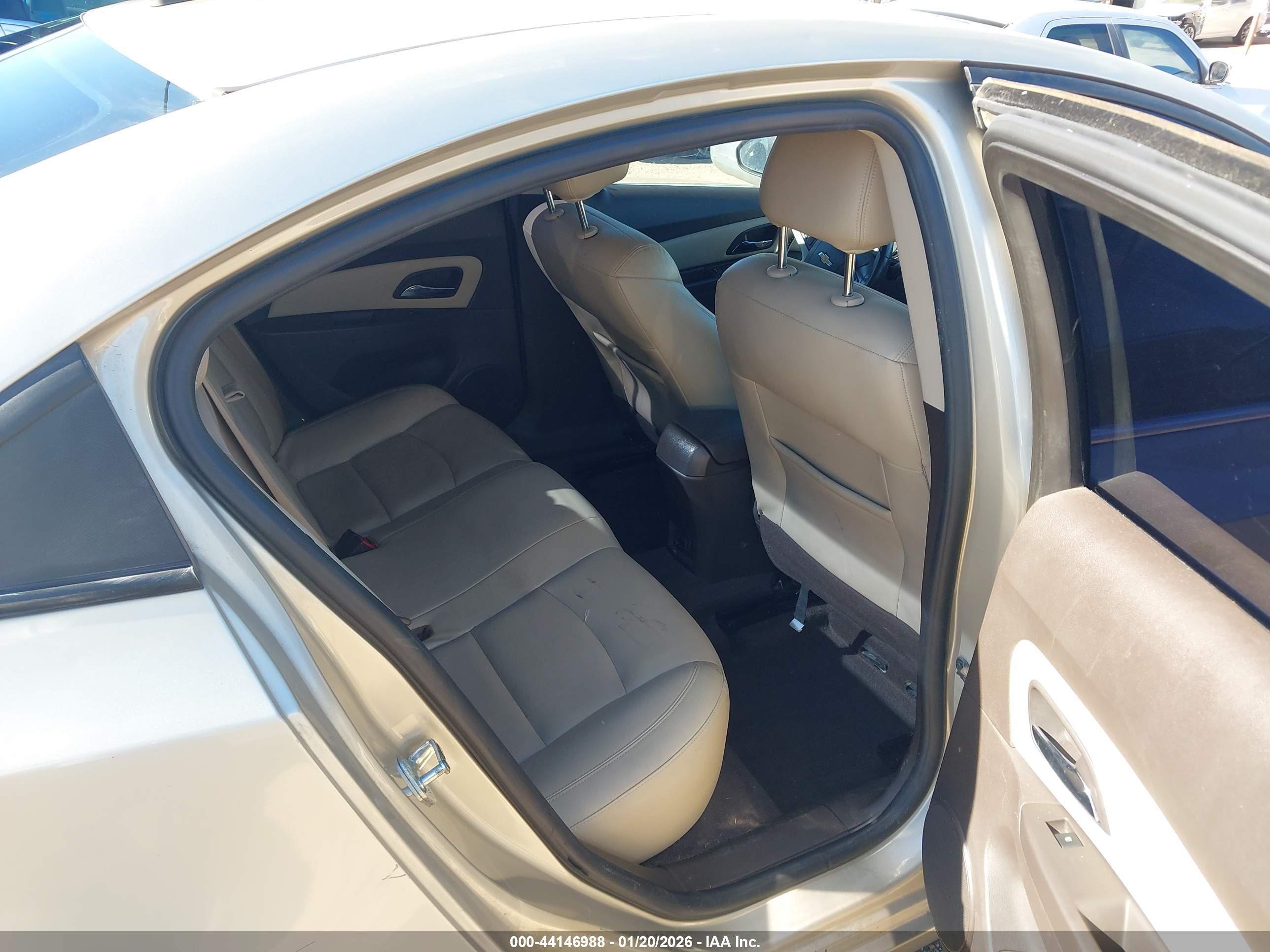 CHEVROLET CRUZE image 8