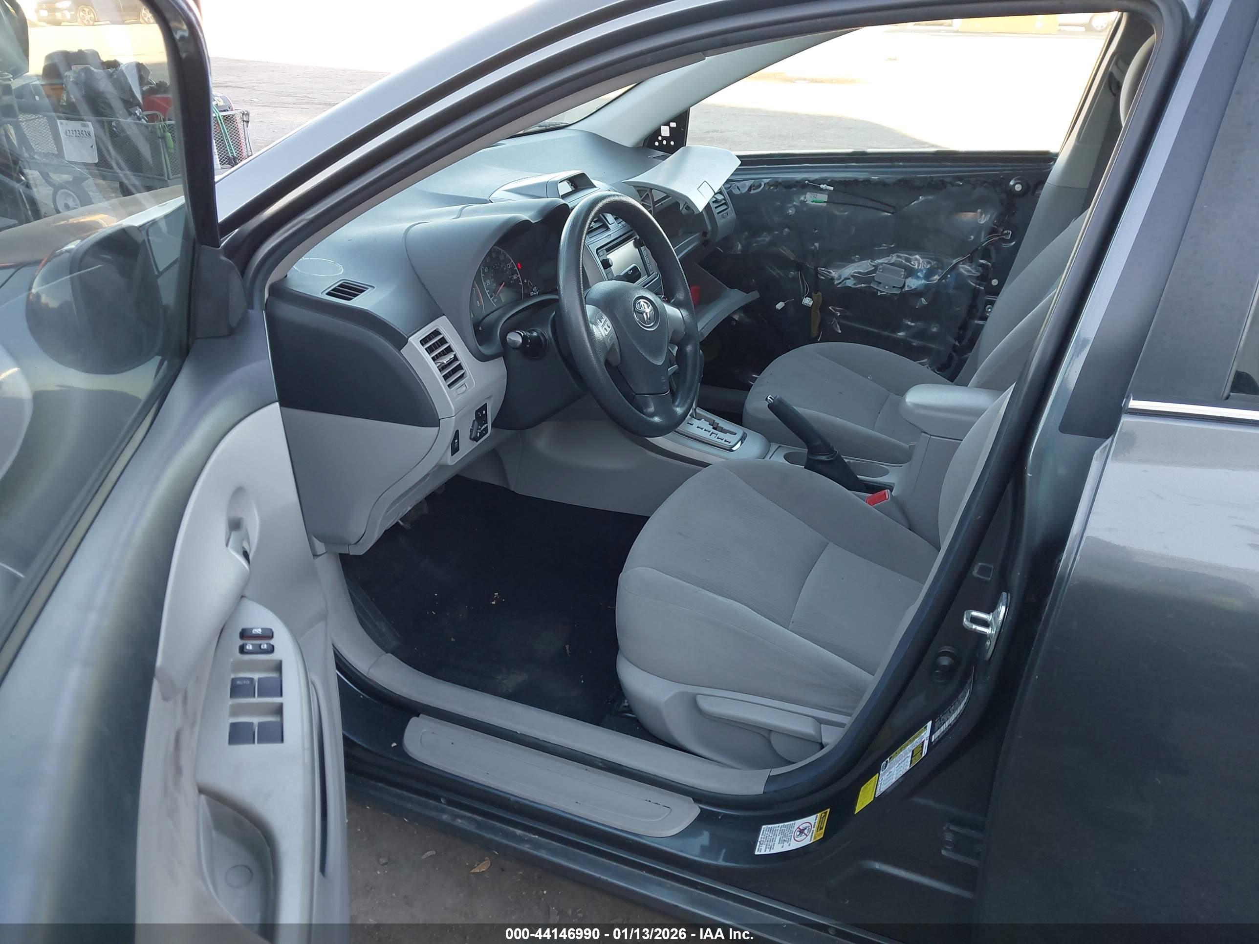 TOYOTA COROLLA image 5