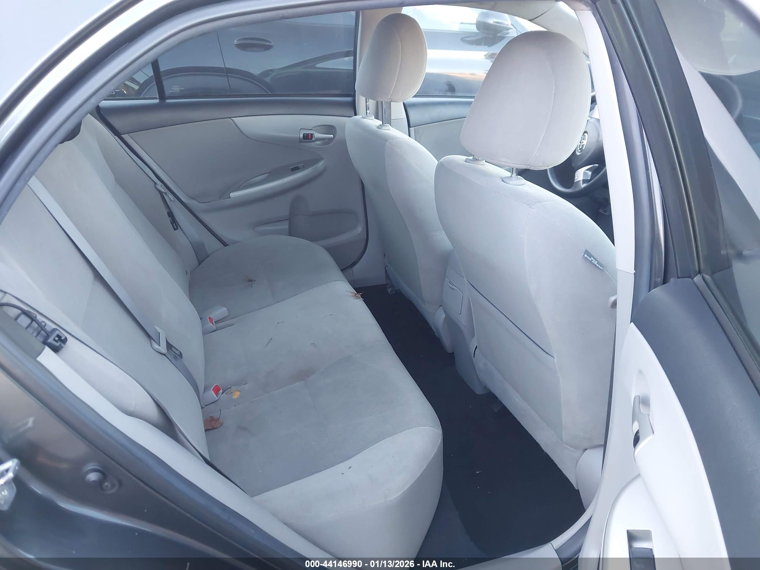 TOYOTA COROLLA image 8