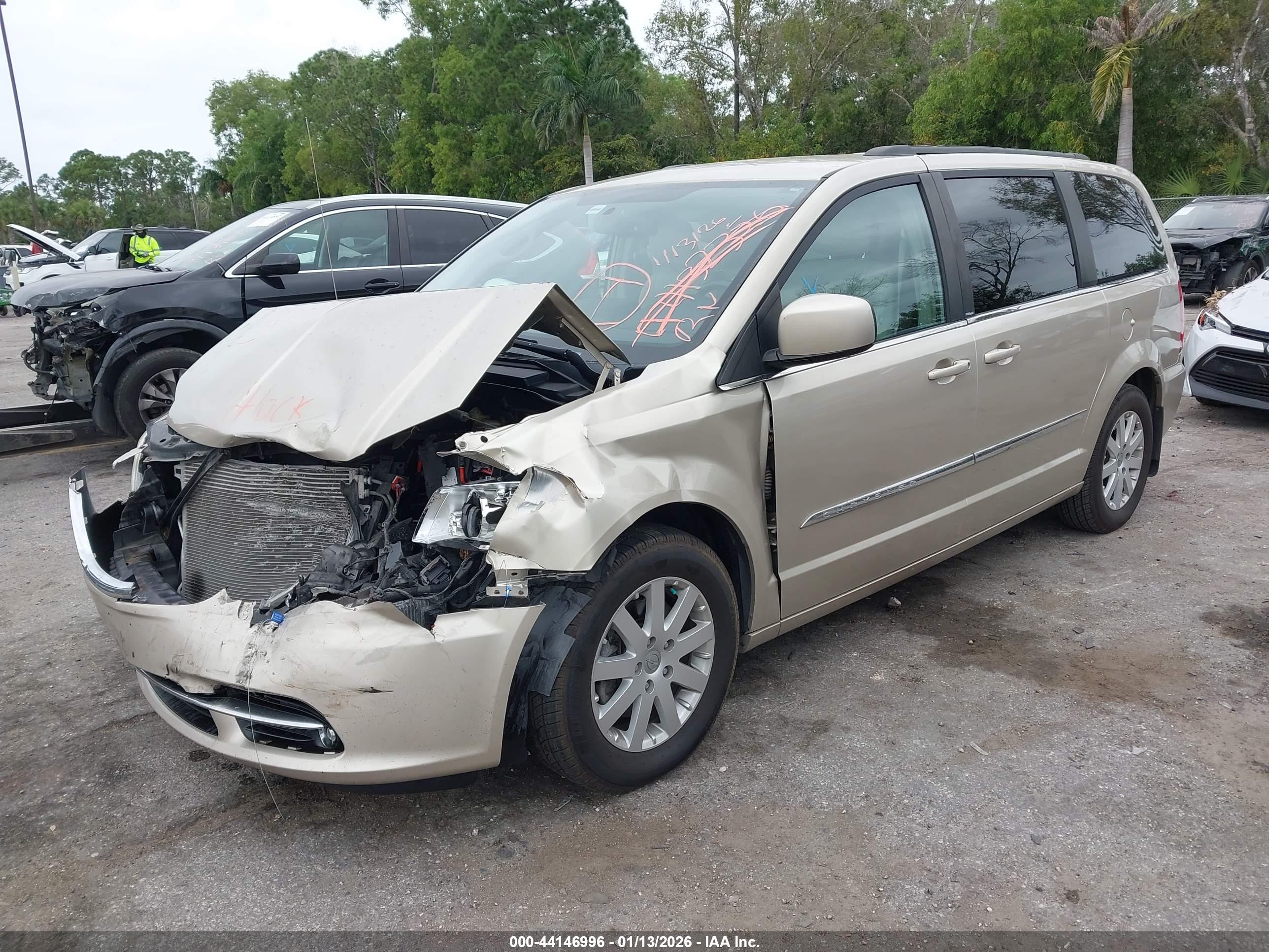 CHRYSLER TOWN image 2