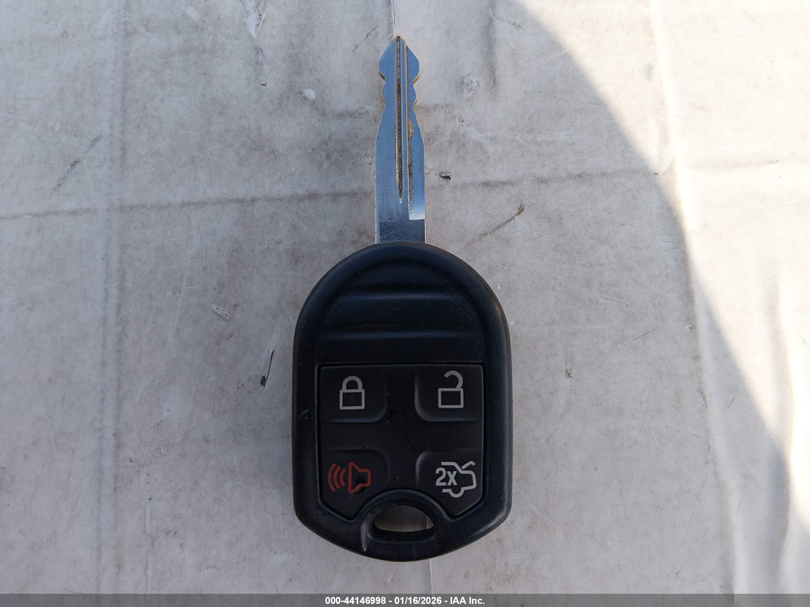 FORD FUSION image 11
