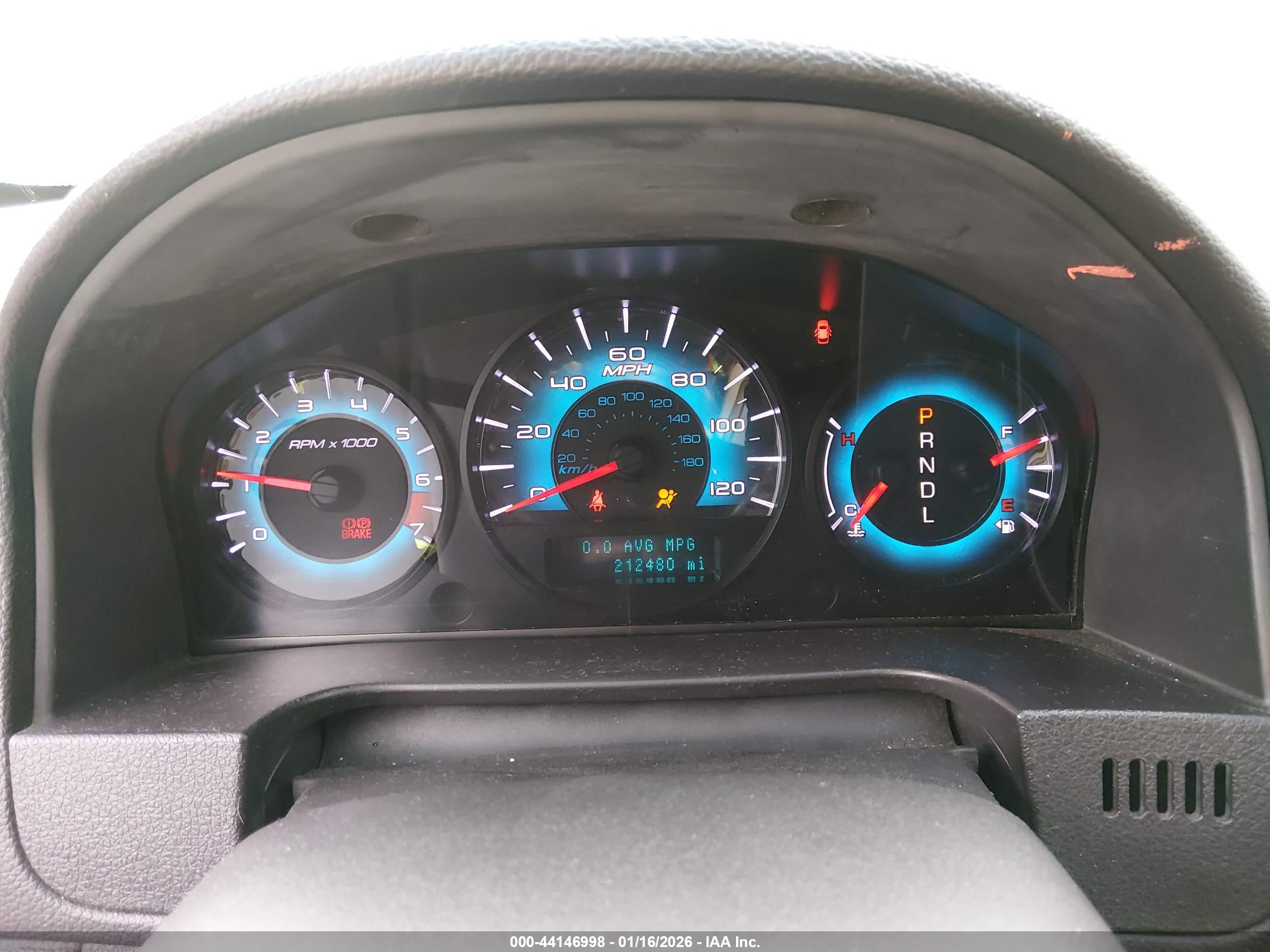 FORD FUSION image 7