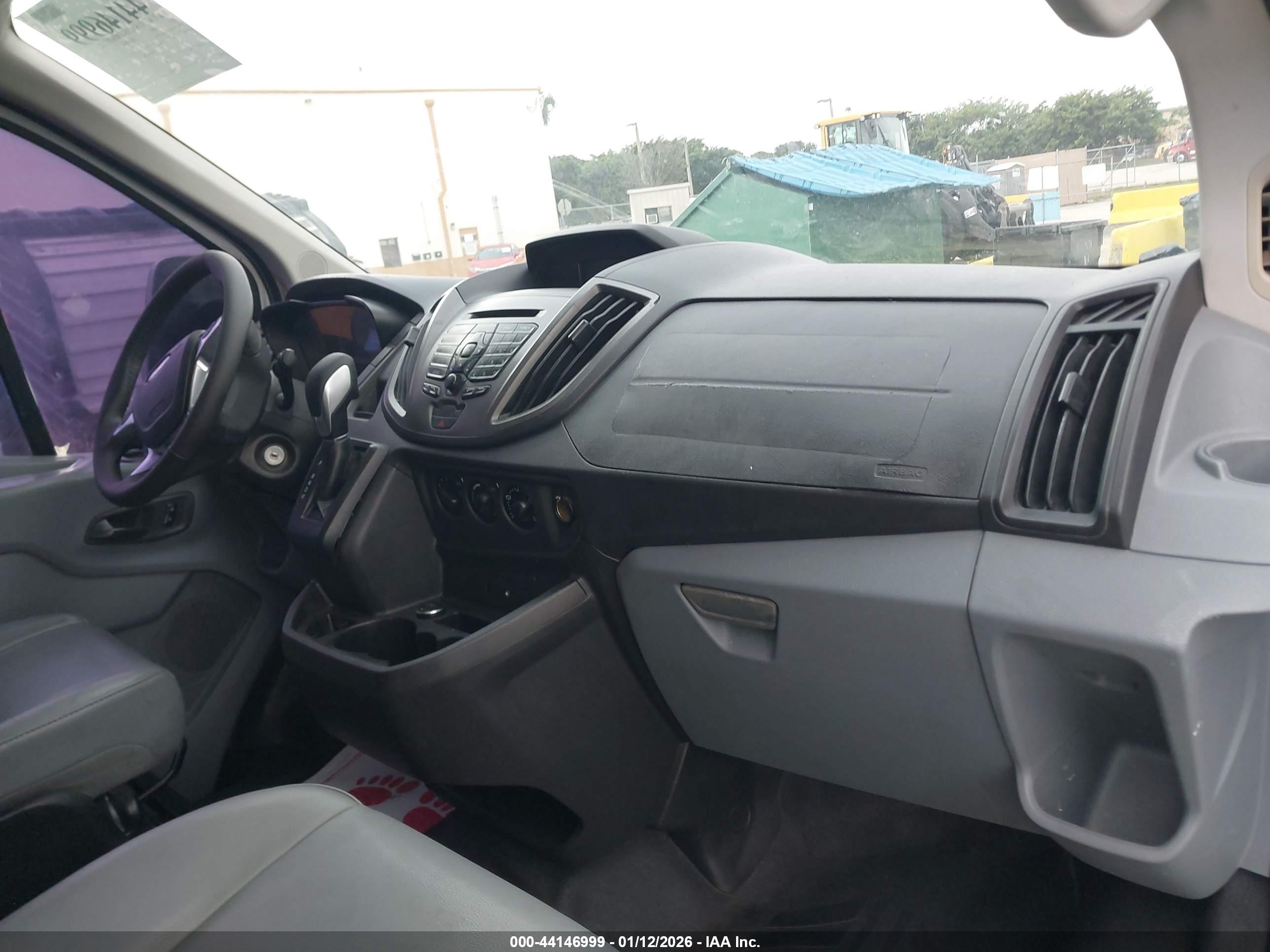 FORD TRANSIT-250 image 5