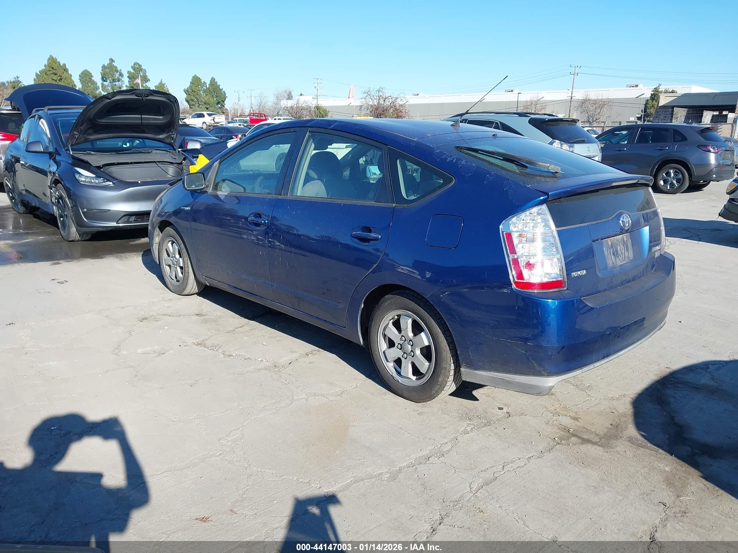 TOYOTA PRIUS image 3