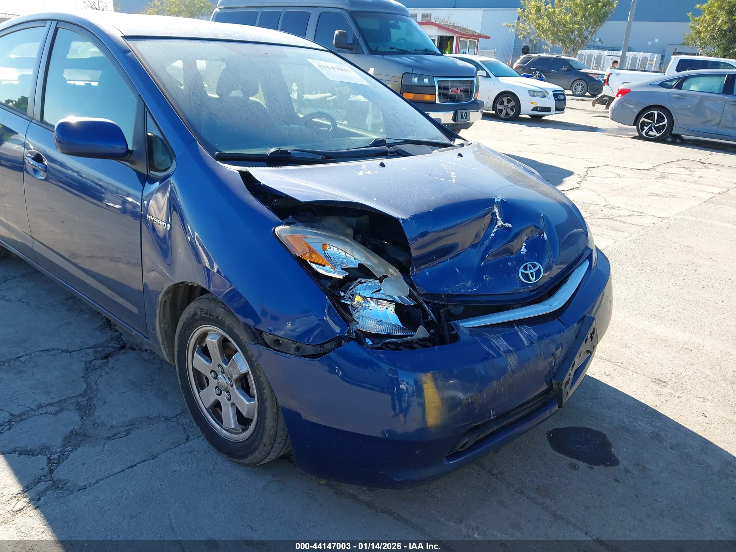TOYOTA PRIUS image 6