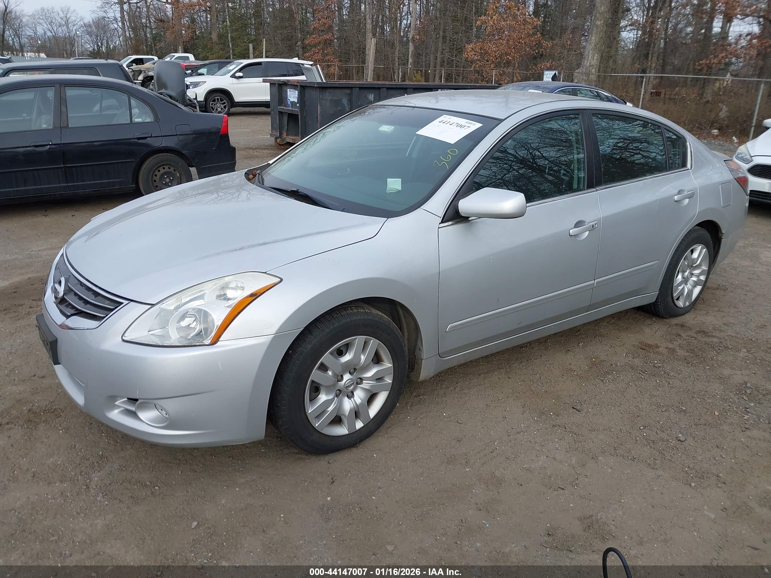 NISSAN ALTIMA image 2