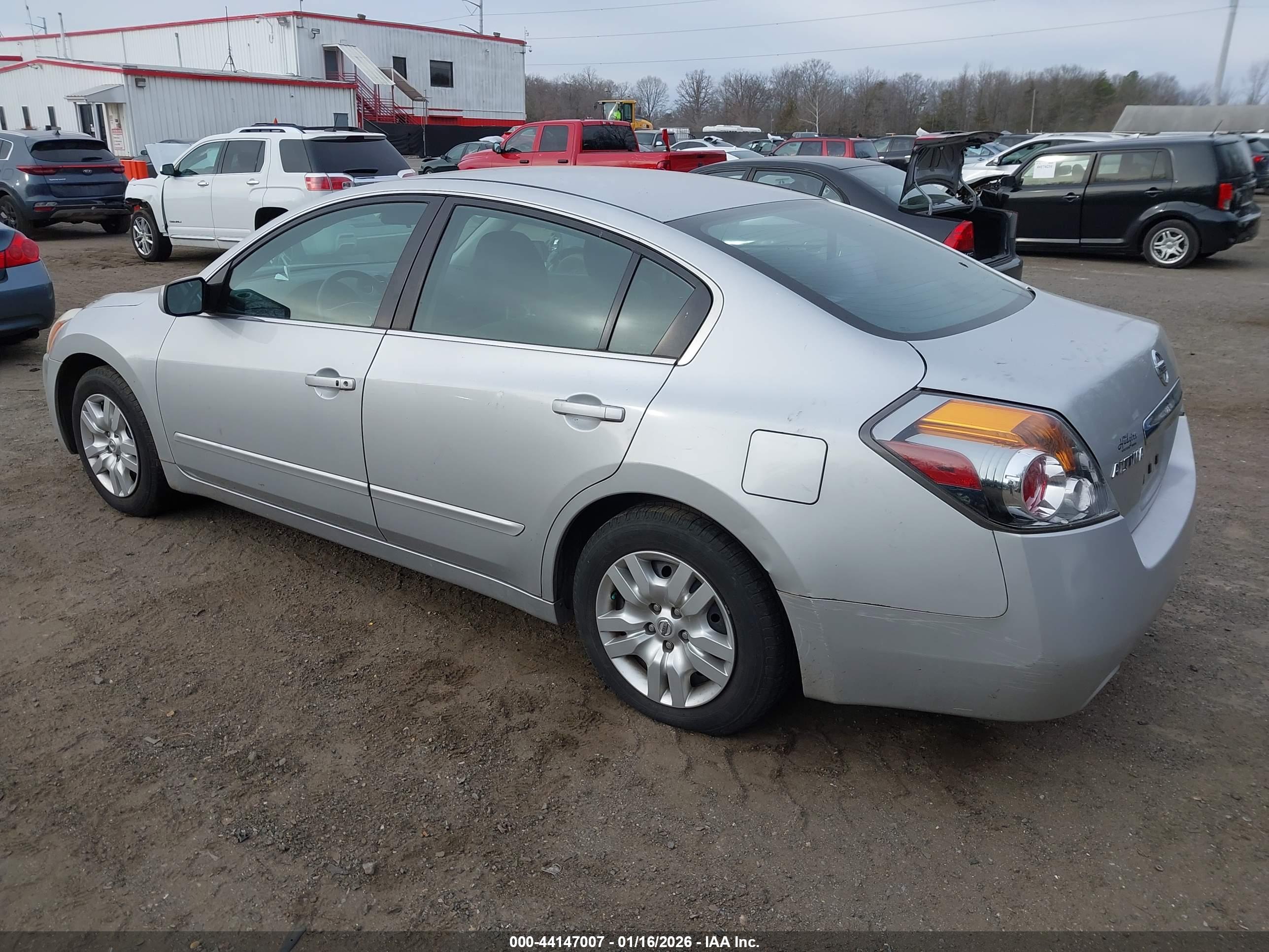 NISSAN ALTIMA image 3