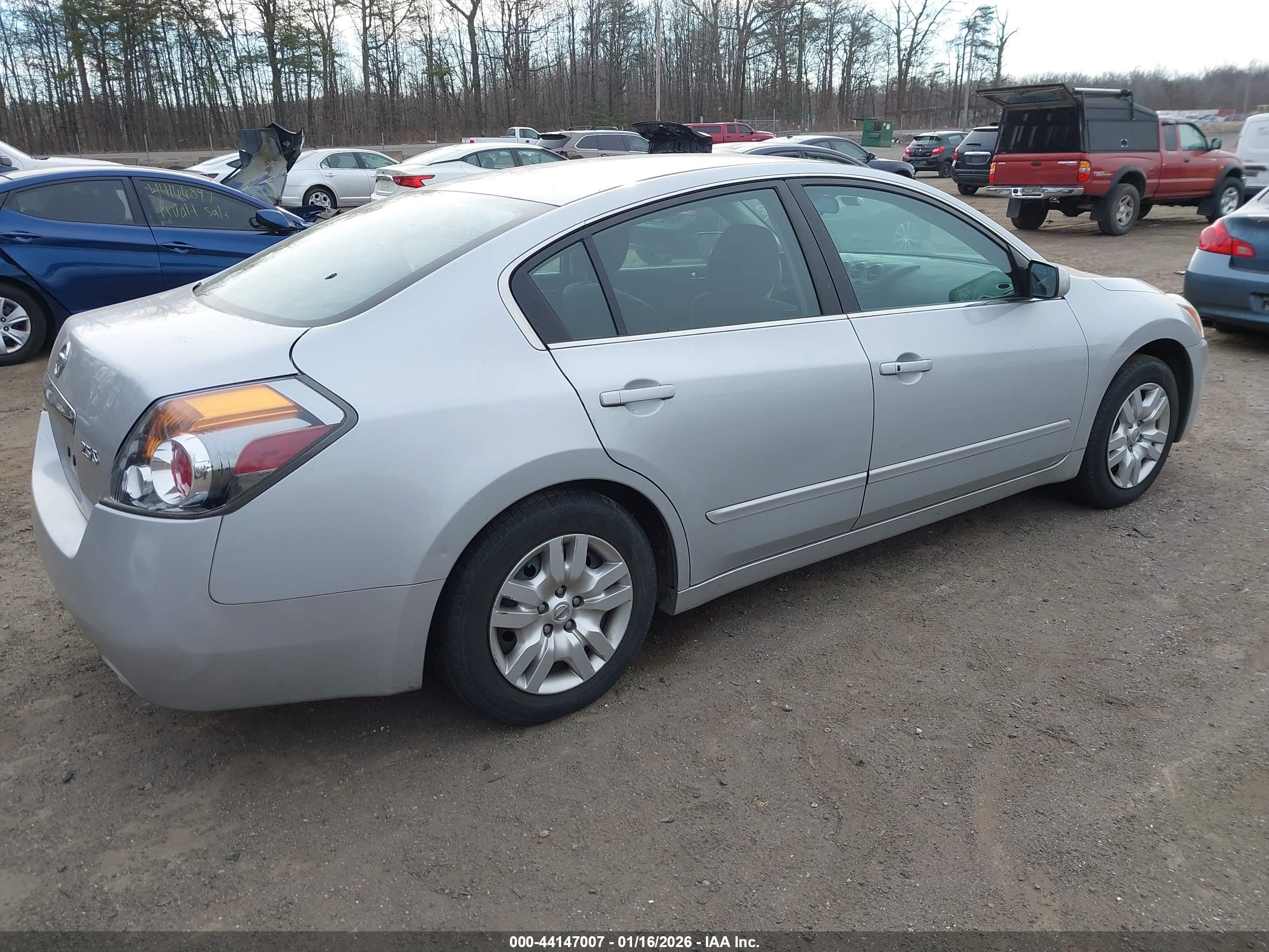 NISSAN ALTIMA image 4