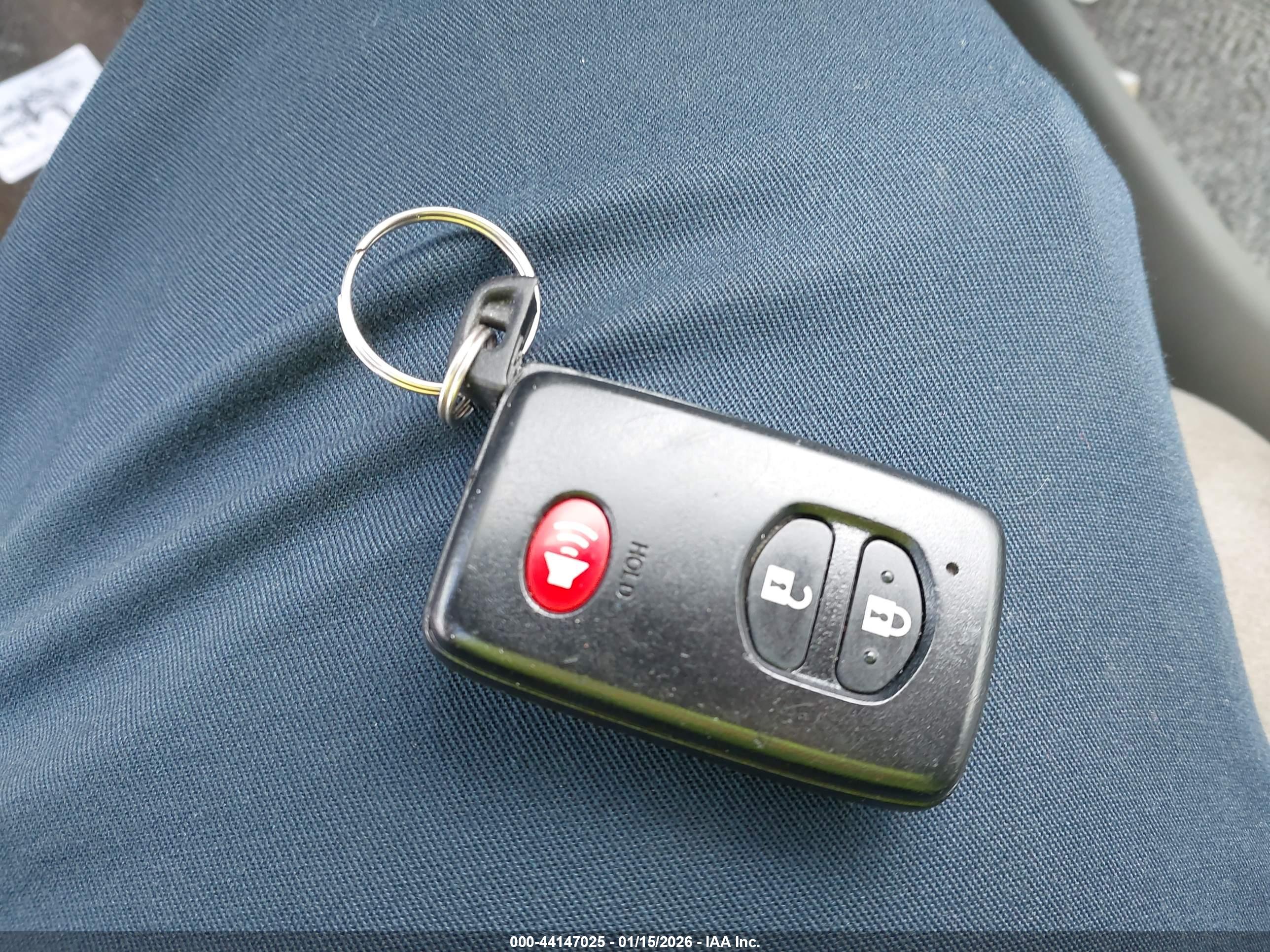 TOYOTA PRIUS image 11
