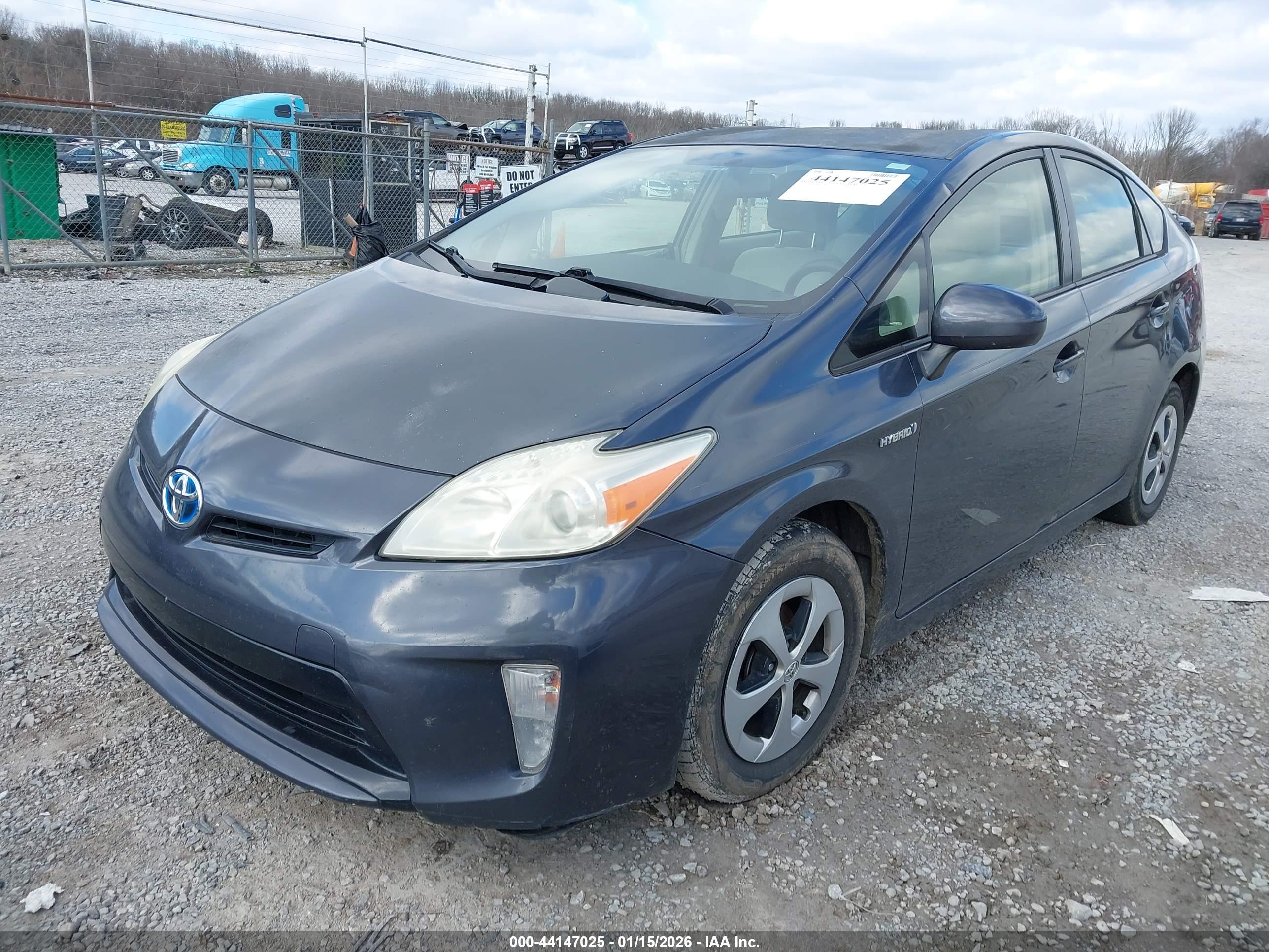 TOYOTA PRIUS image 2