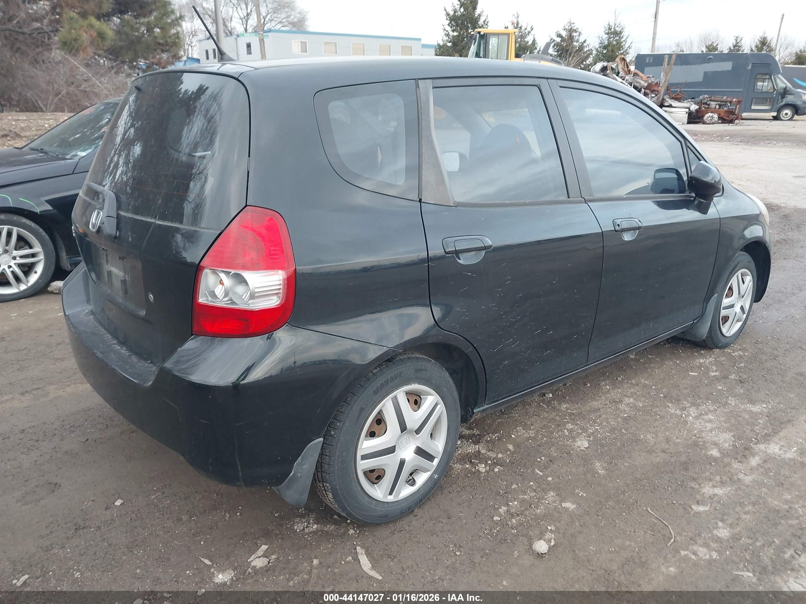 HONDA FIT image 4