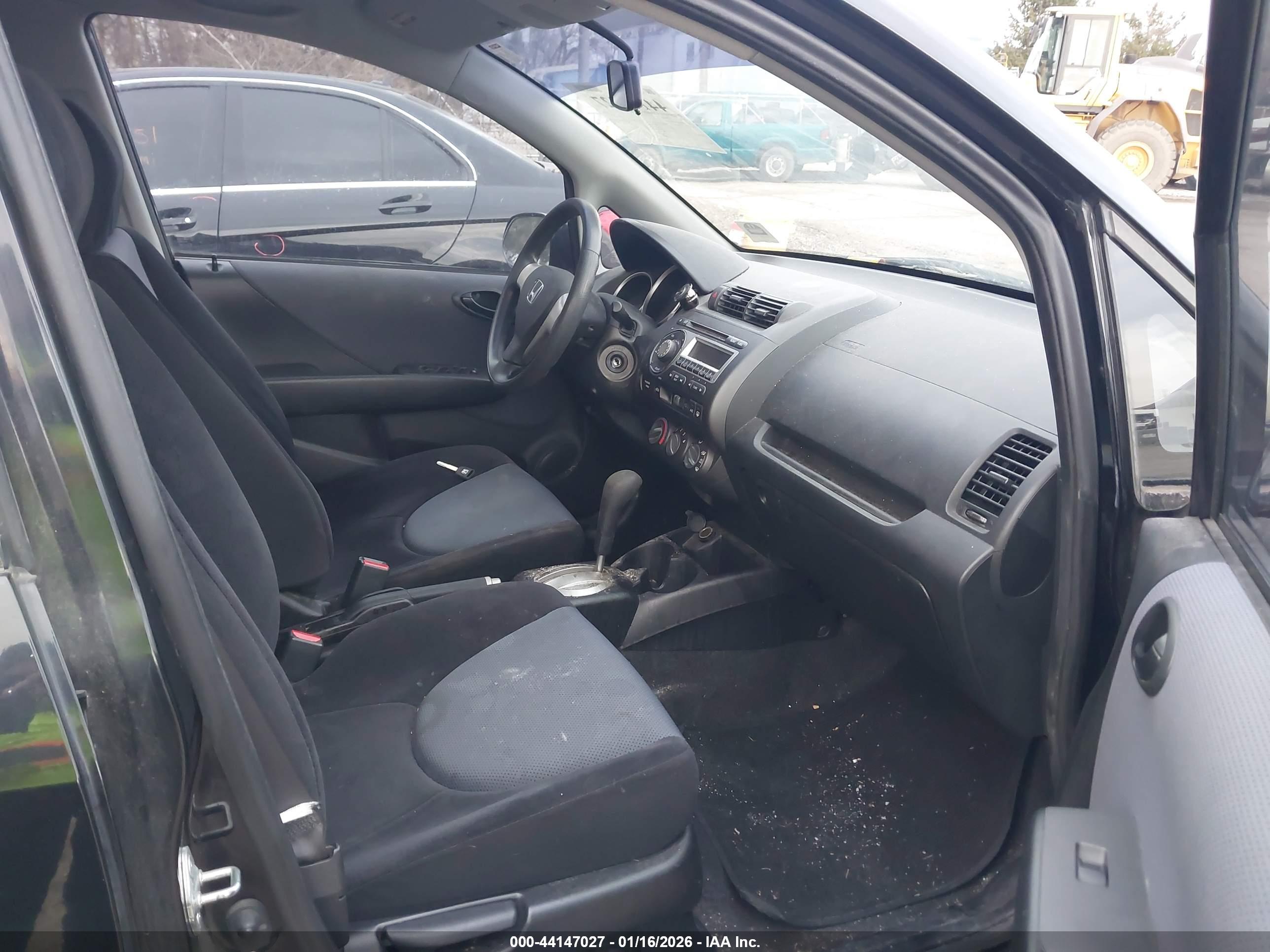 HONDA FIT image 5