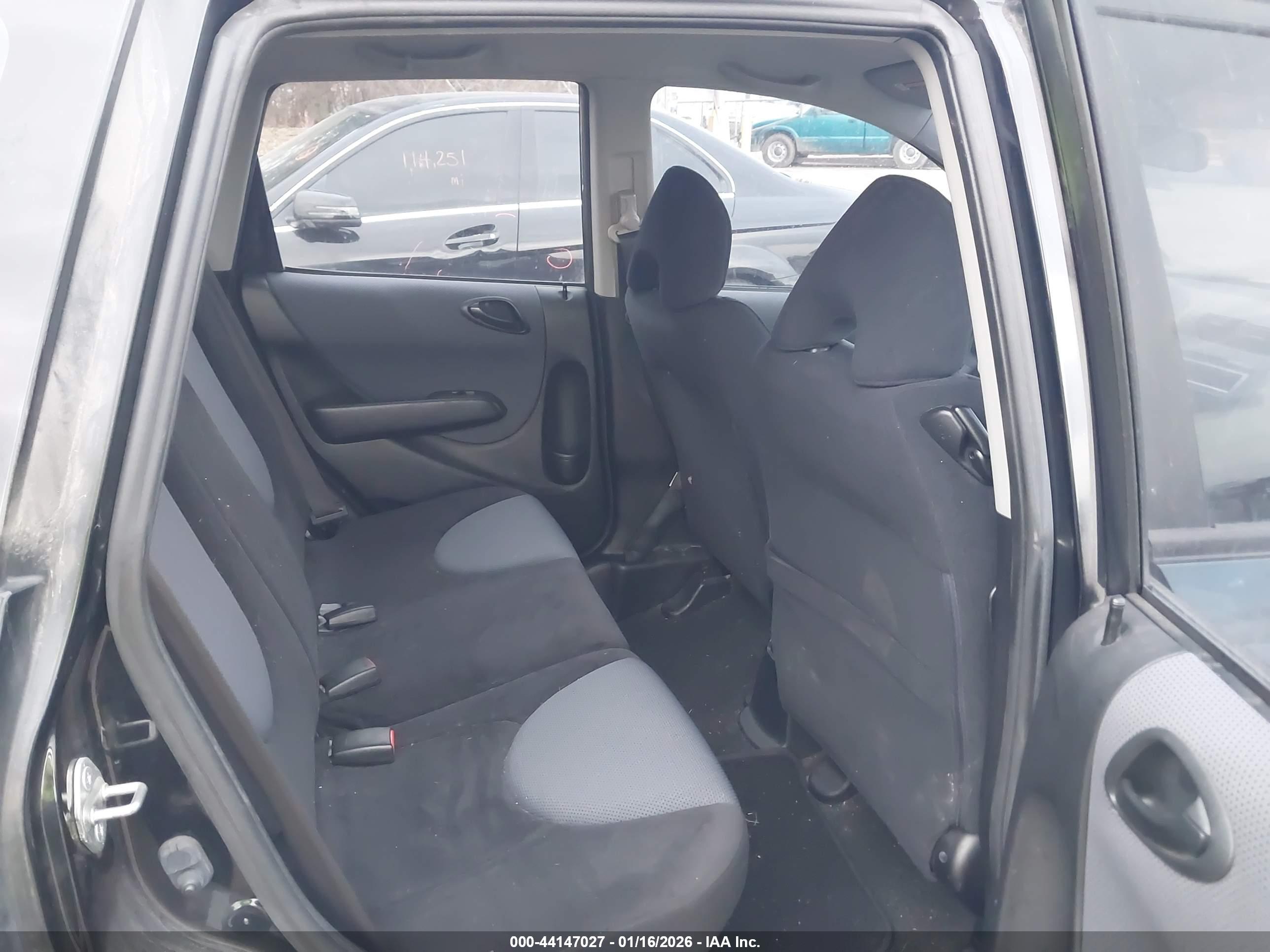 HONDA FIT image 8
