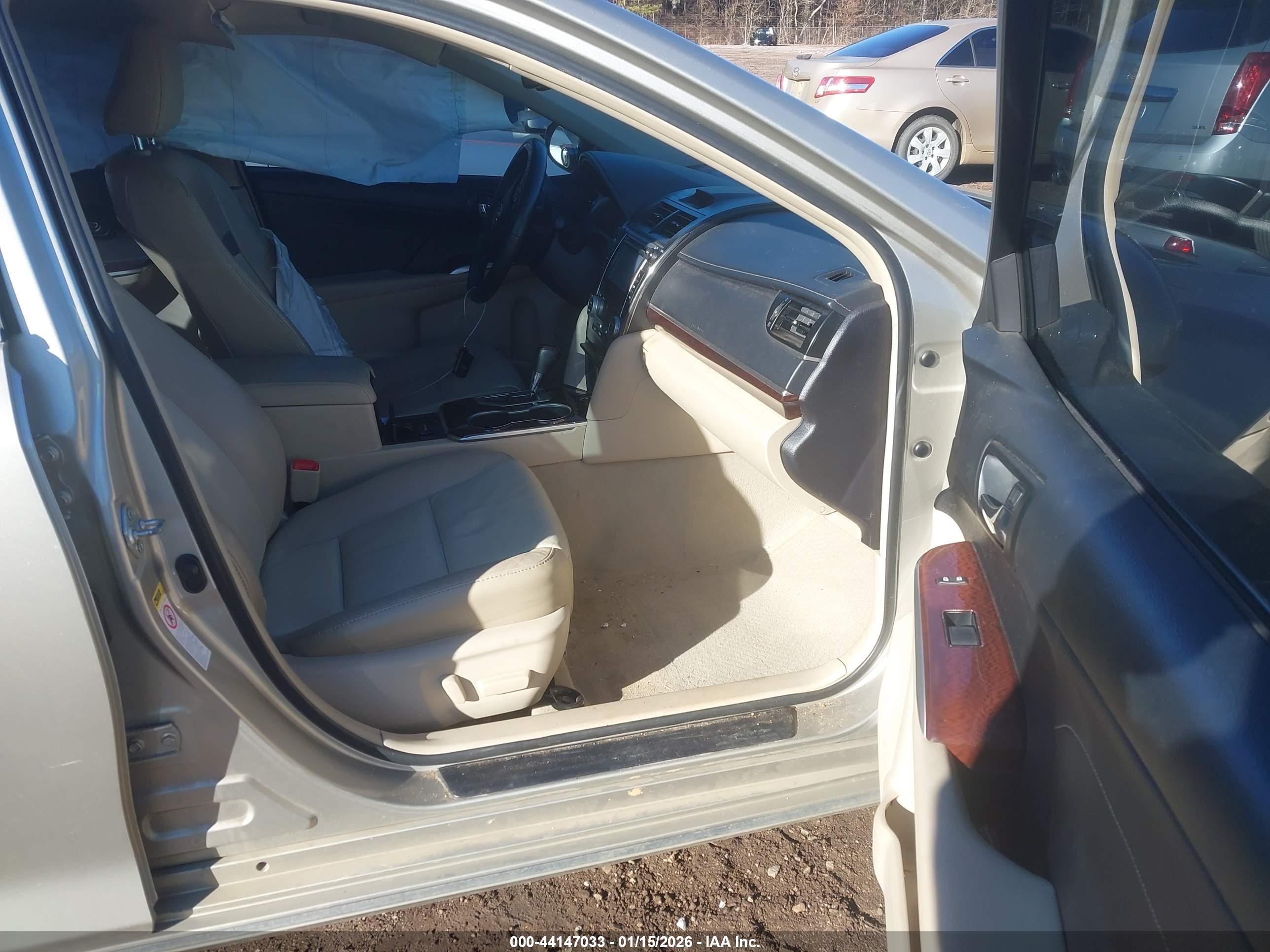 TOYOTA CAMRY image 5