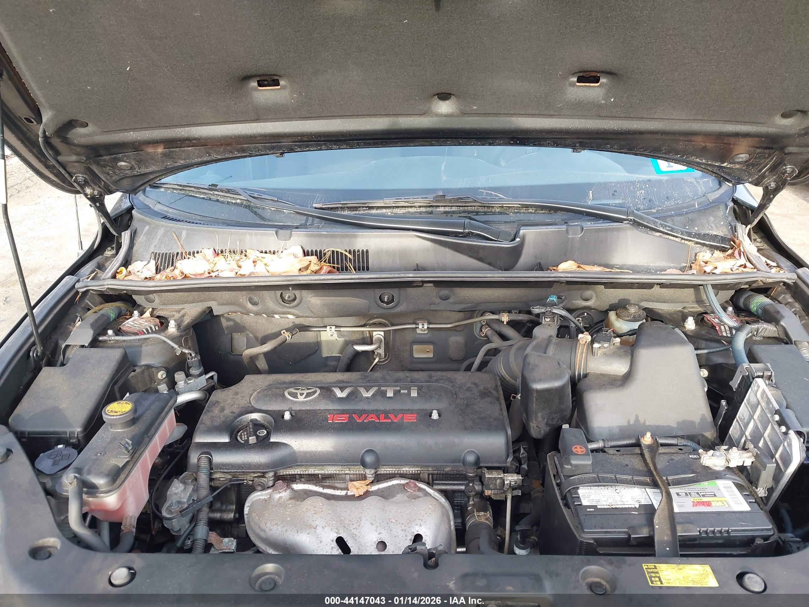 TOYOTA RAV4 image 10