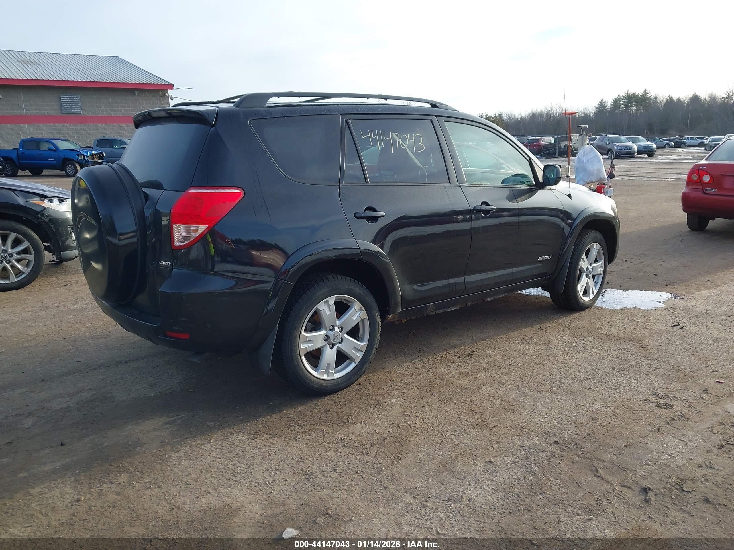 TOYOTA RAV4 image 4