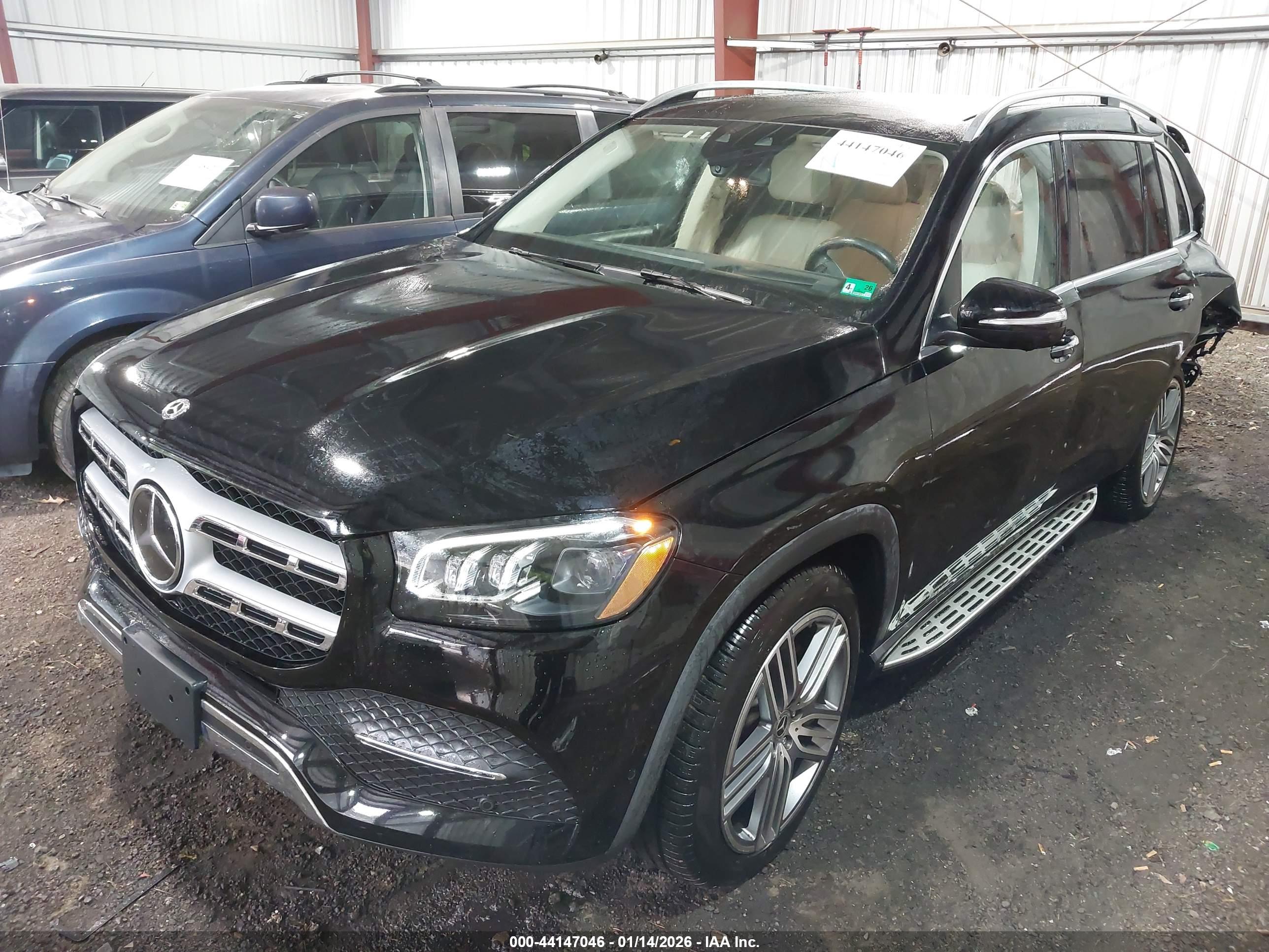 MERCEDES-BENZ GLS image 2