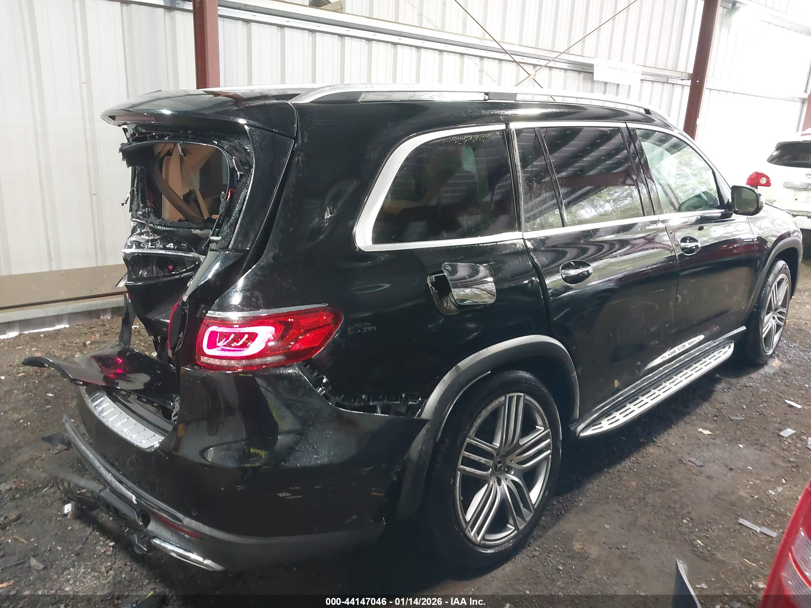 MERCEDES-BENZ GLS image 4