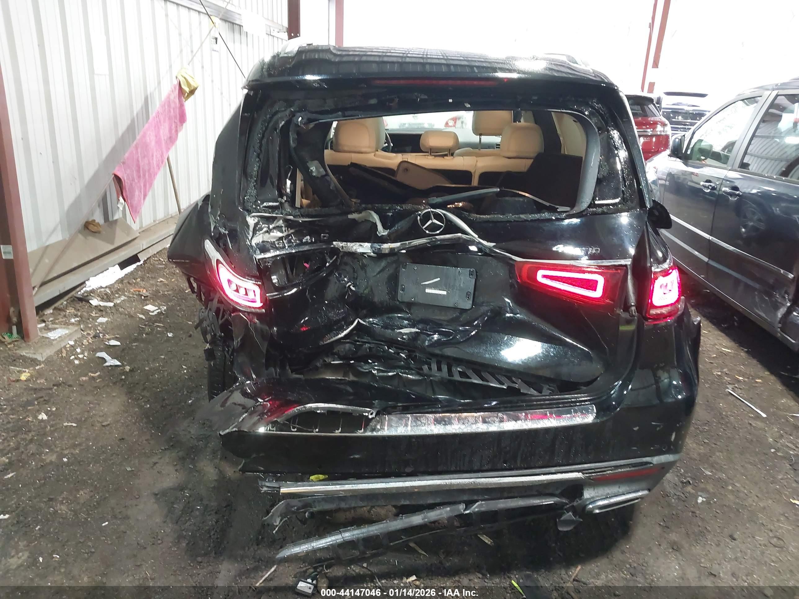 MERCEDES-BENZ GLS image 6