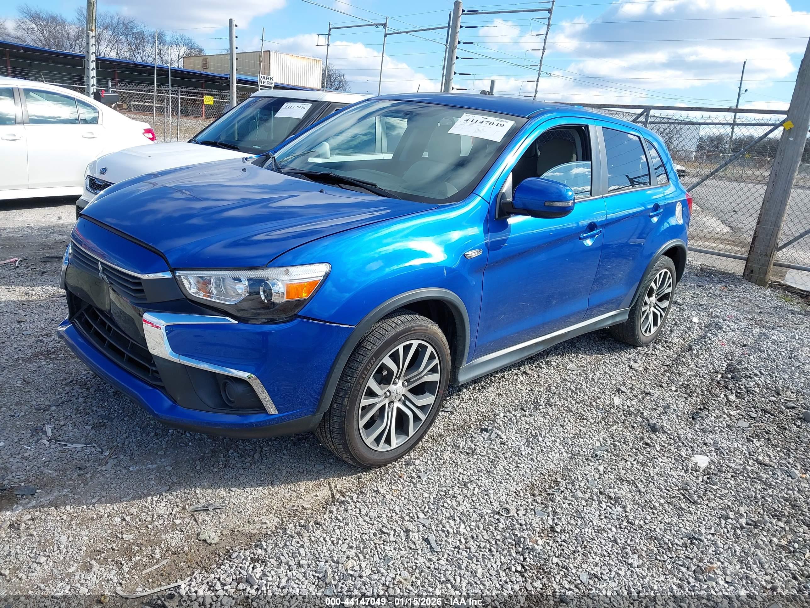 MITSUBISHI OUTLANDER image 2