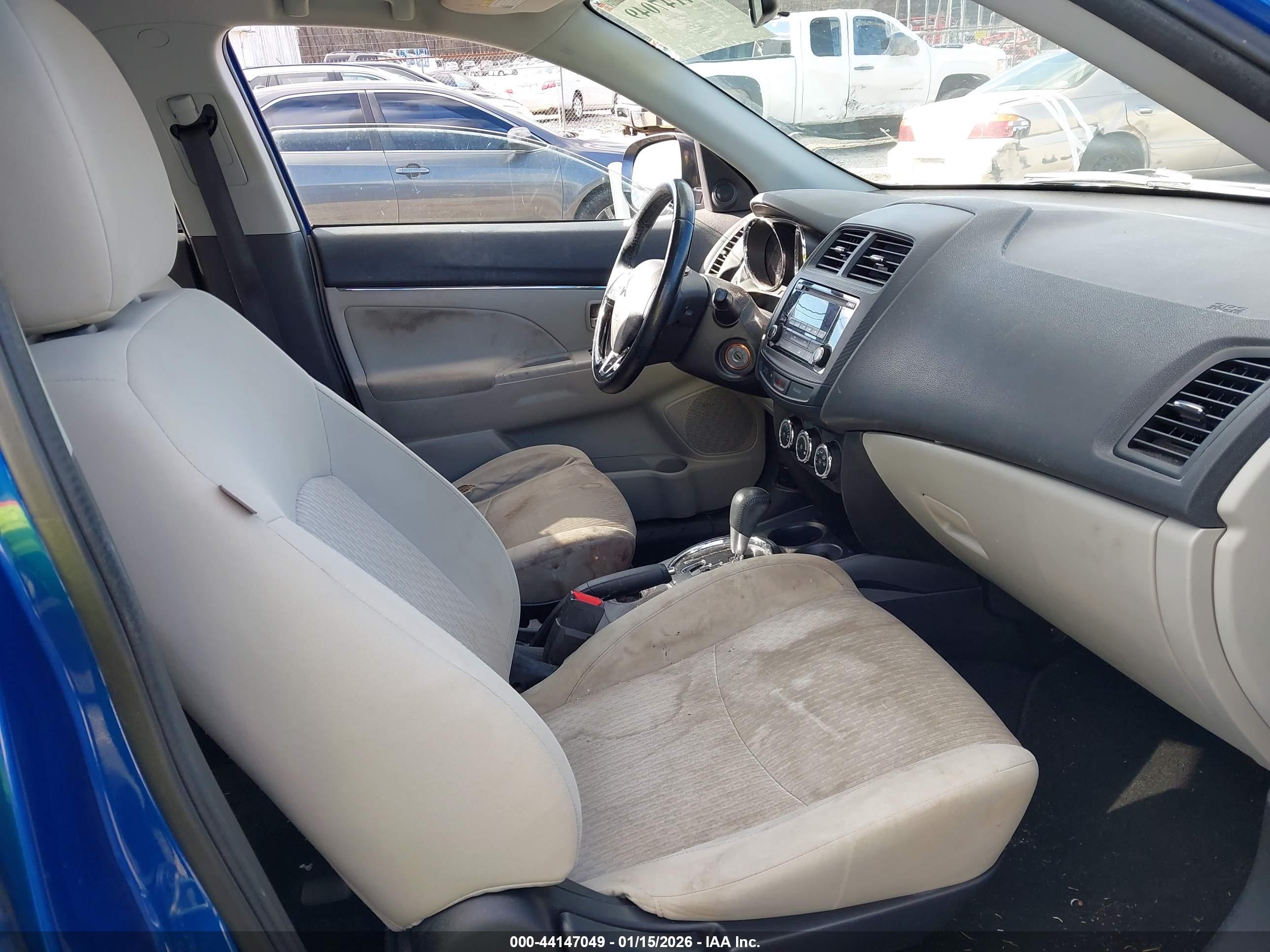 MITSUBISHI OUTLANDER image 5