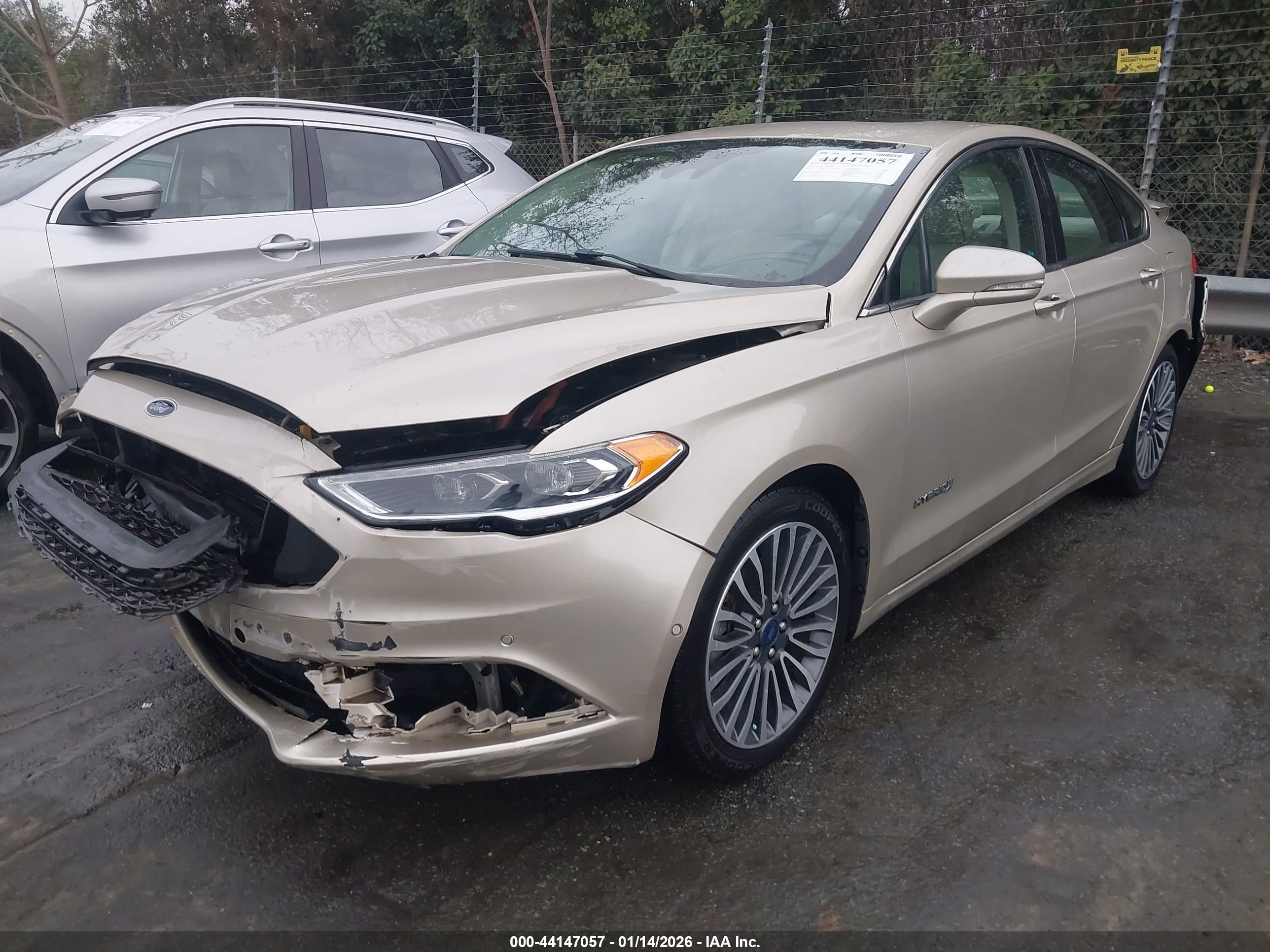 FORD FUSION image 2