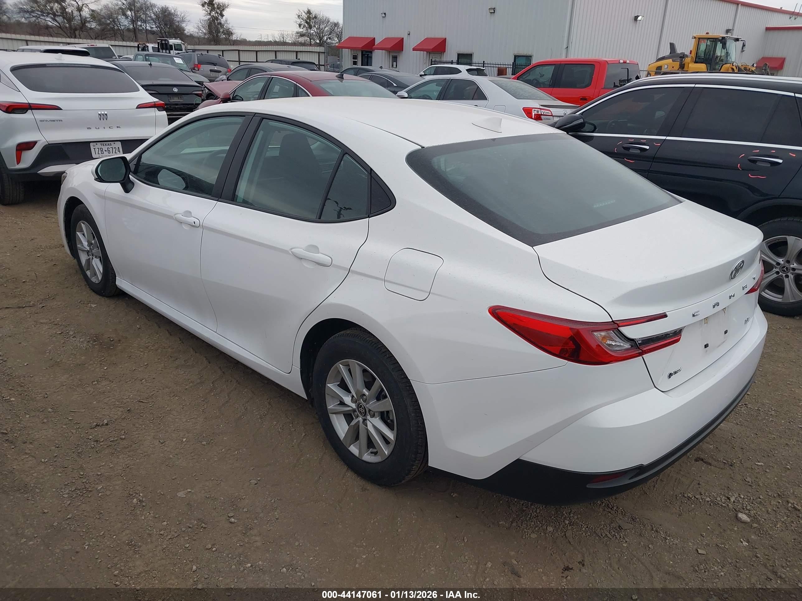 TOYOTA CAMRY image 3