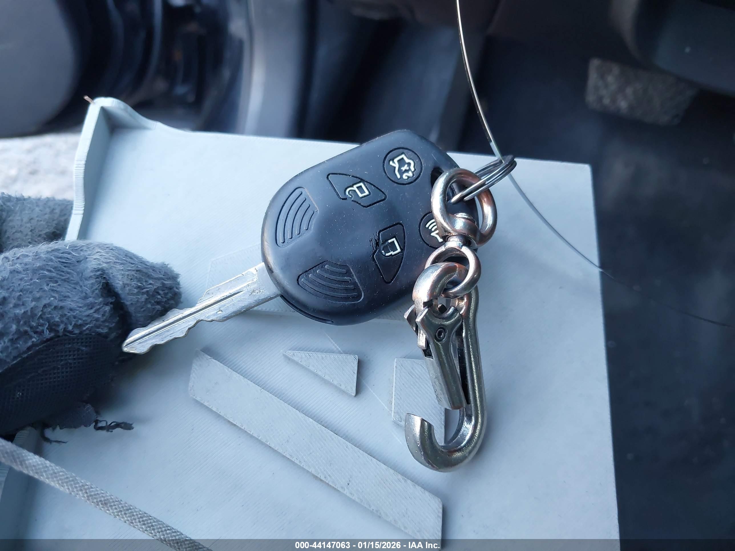 FORD FUSION image 11