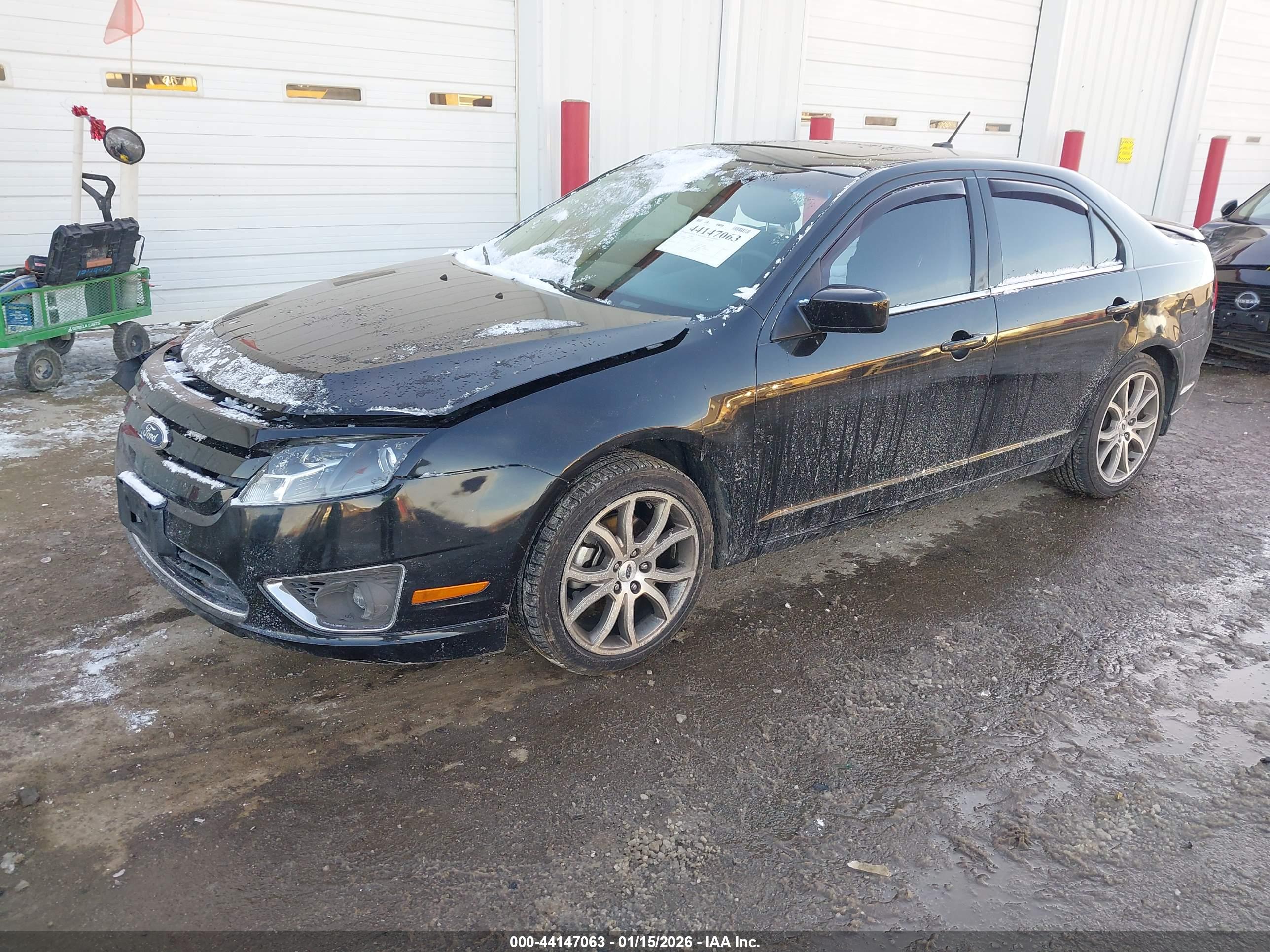 FORD FUSION image 2