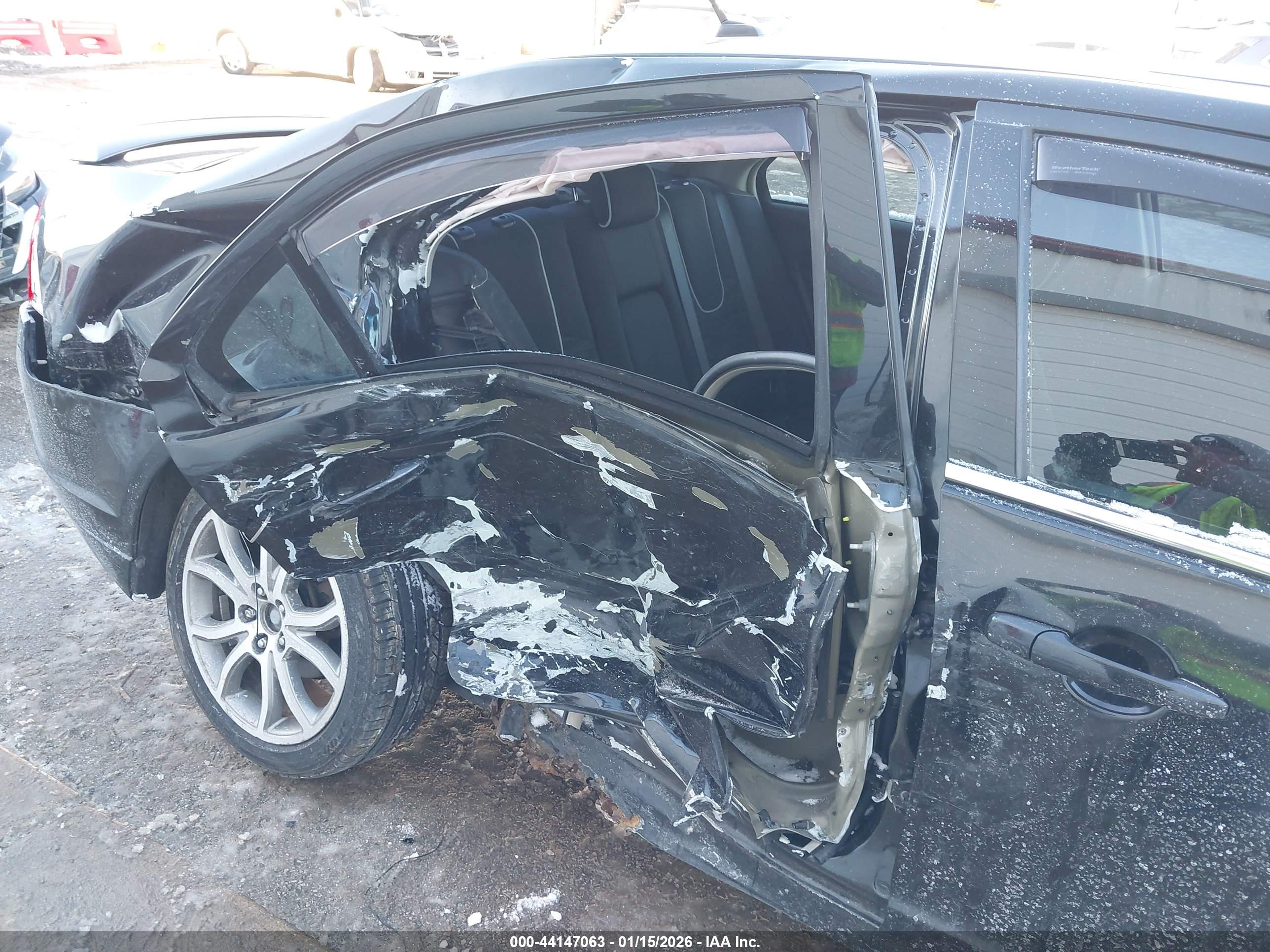 FORD FUSION image 6