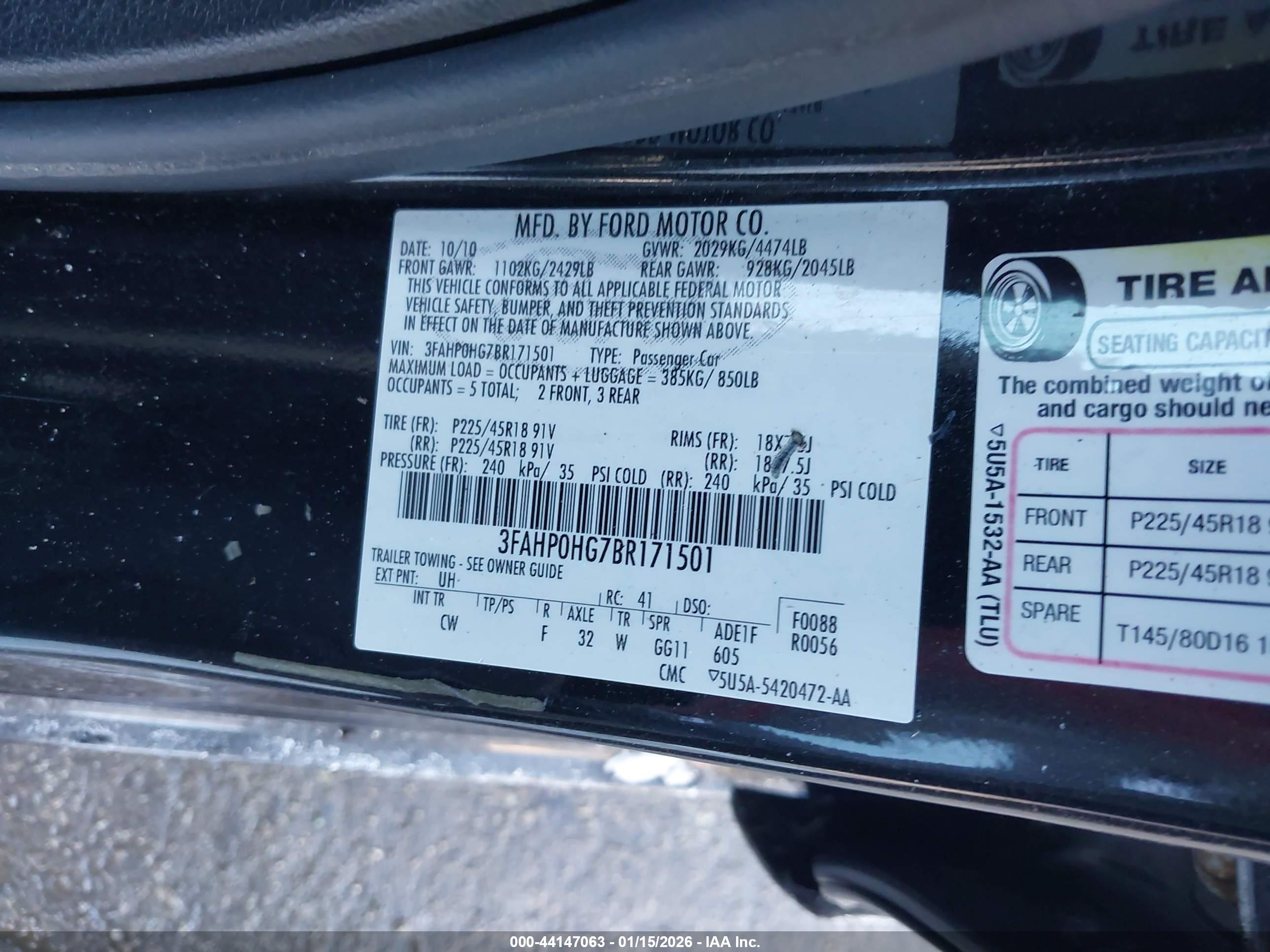 FORD FUSION image 9