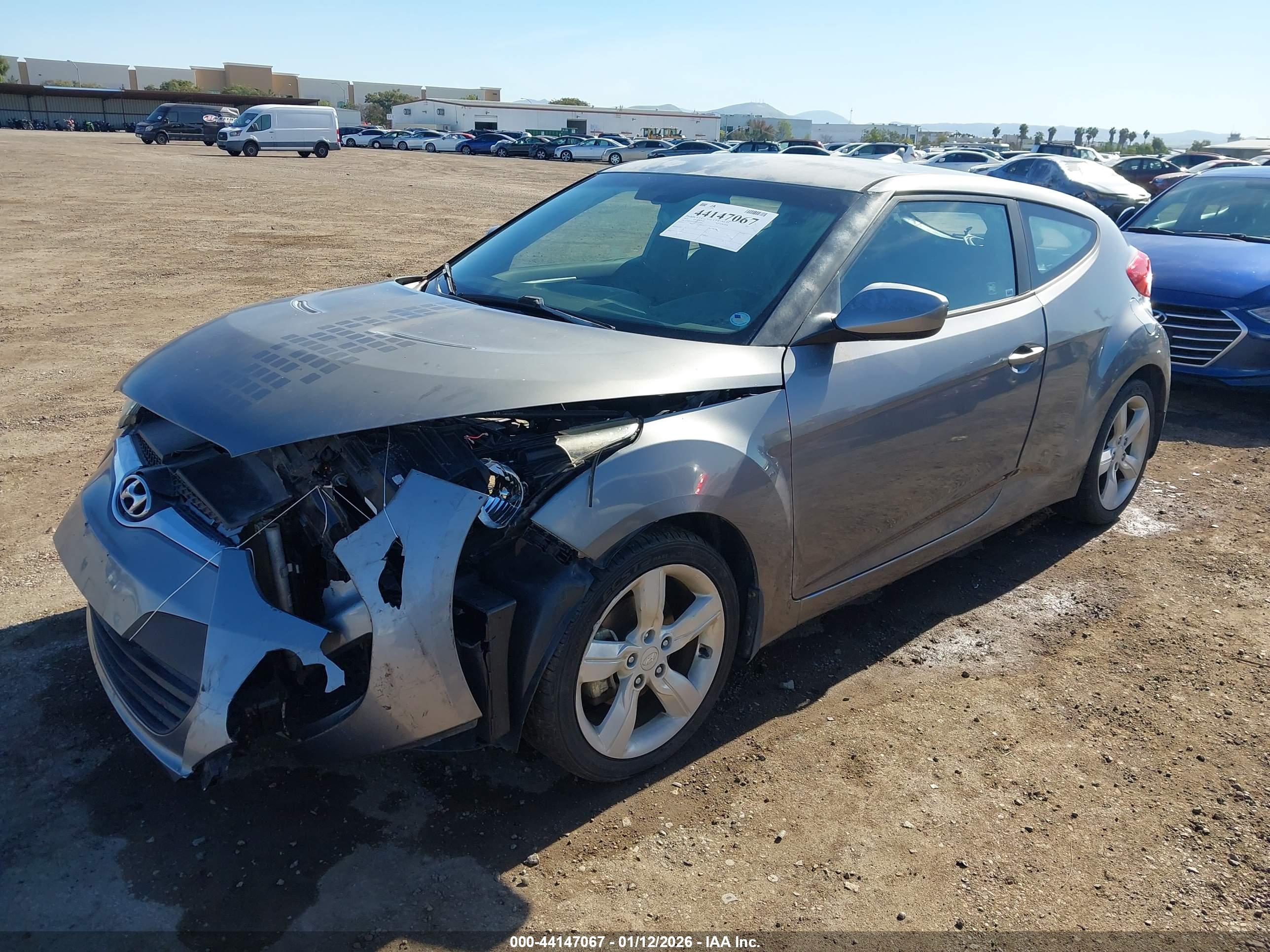 HYUNDAI VELOSTER image 2