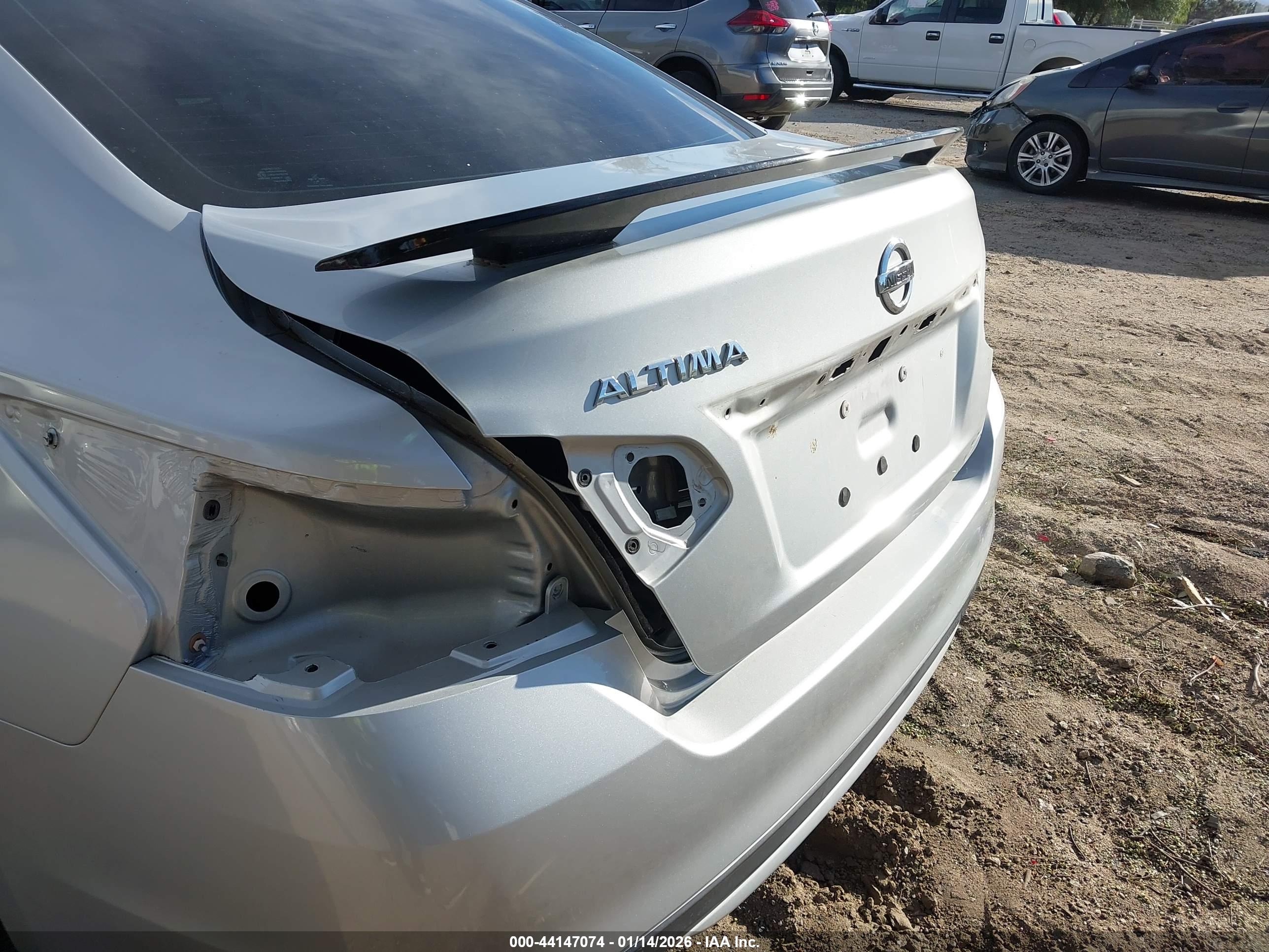 NISSAN ALTIMA image 6