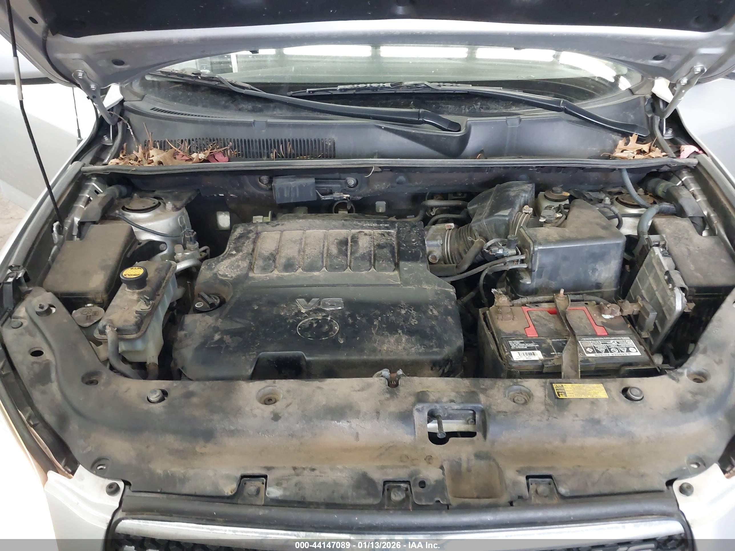 TOYOTA RAV4 image 10